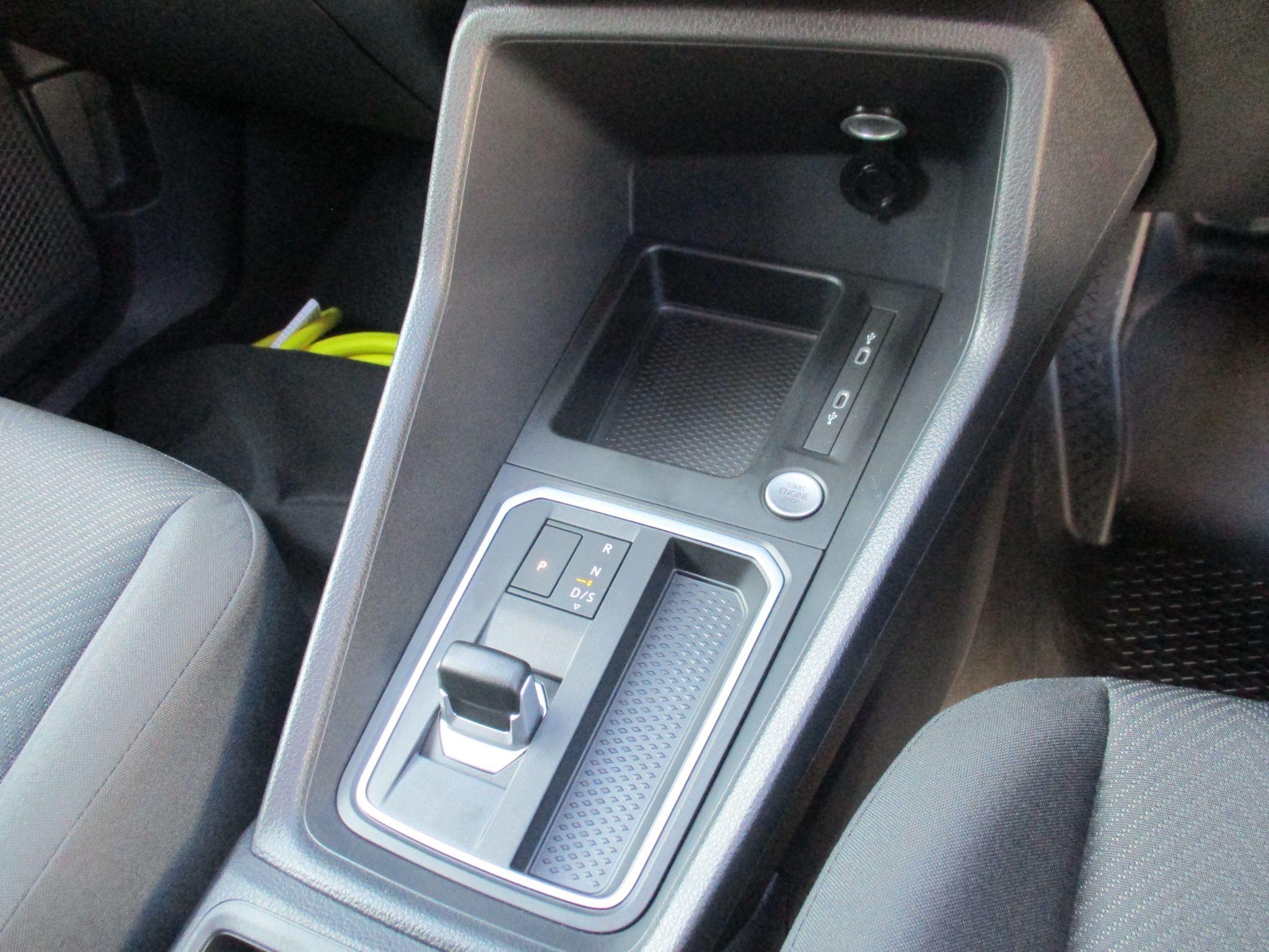Ford Transit Connect Image 22