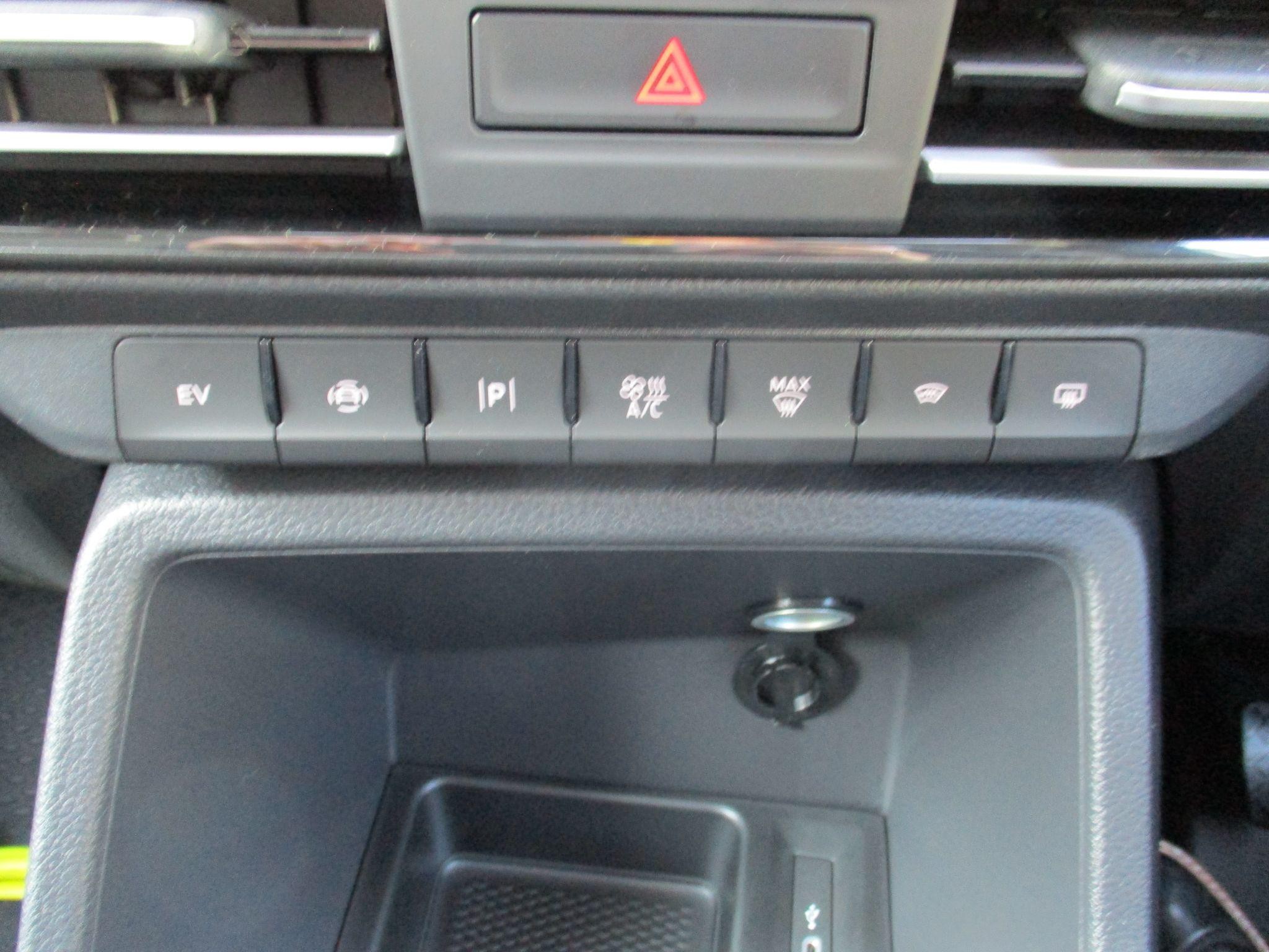 Ford Transit Connect Image 27