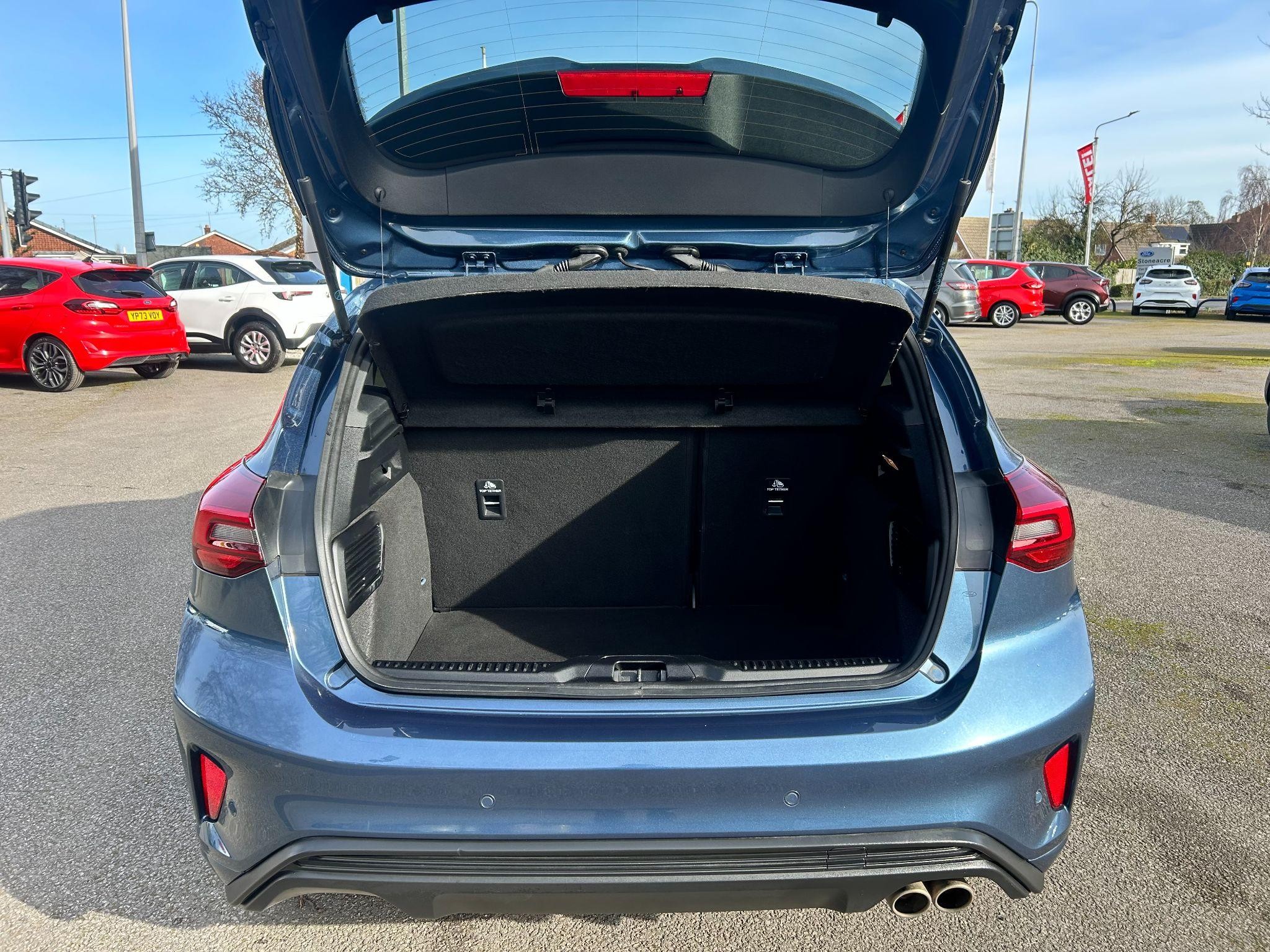 Ford Focus Image 9