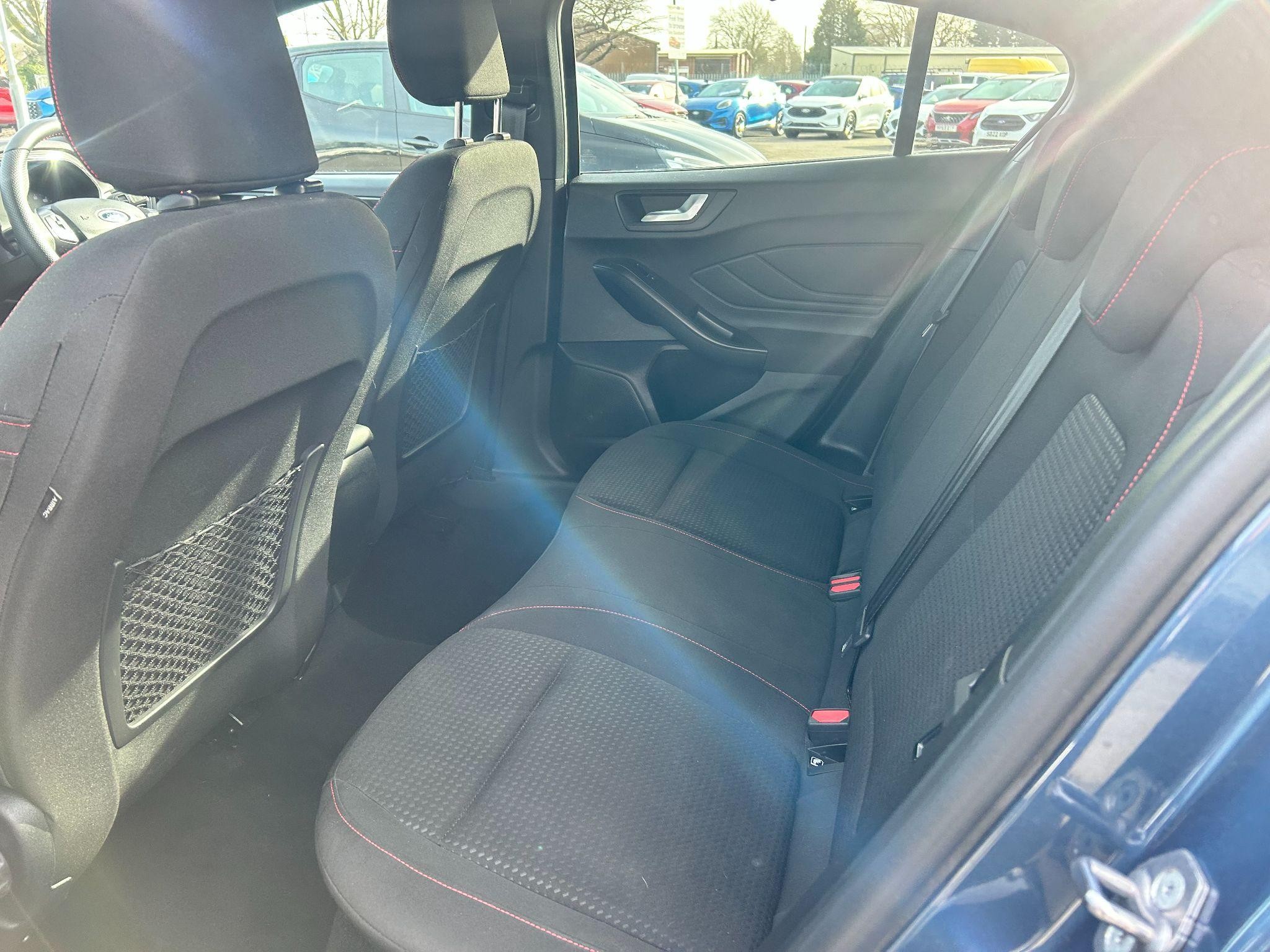 Ford Focus Image 15
