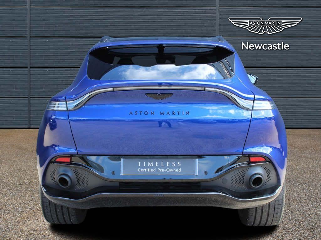 Aston Martin DBX Image 6