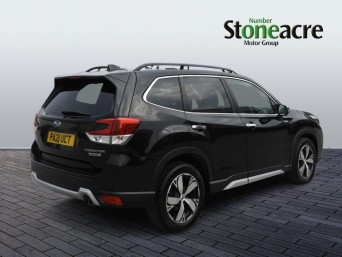 Subaru Forester 2.0 e-Boxer XE Premium Lineartronic 4WD Euro 6 (s/s) 5dr PA21UCT Image 3