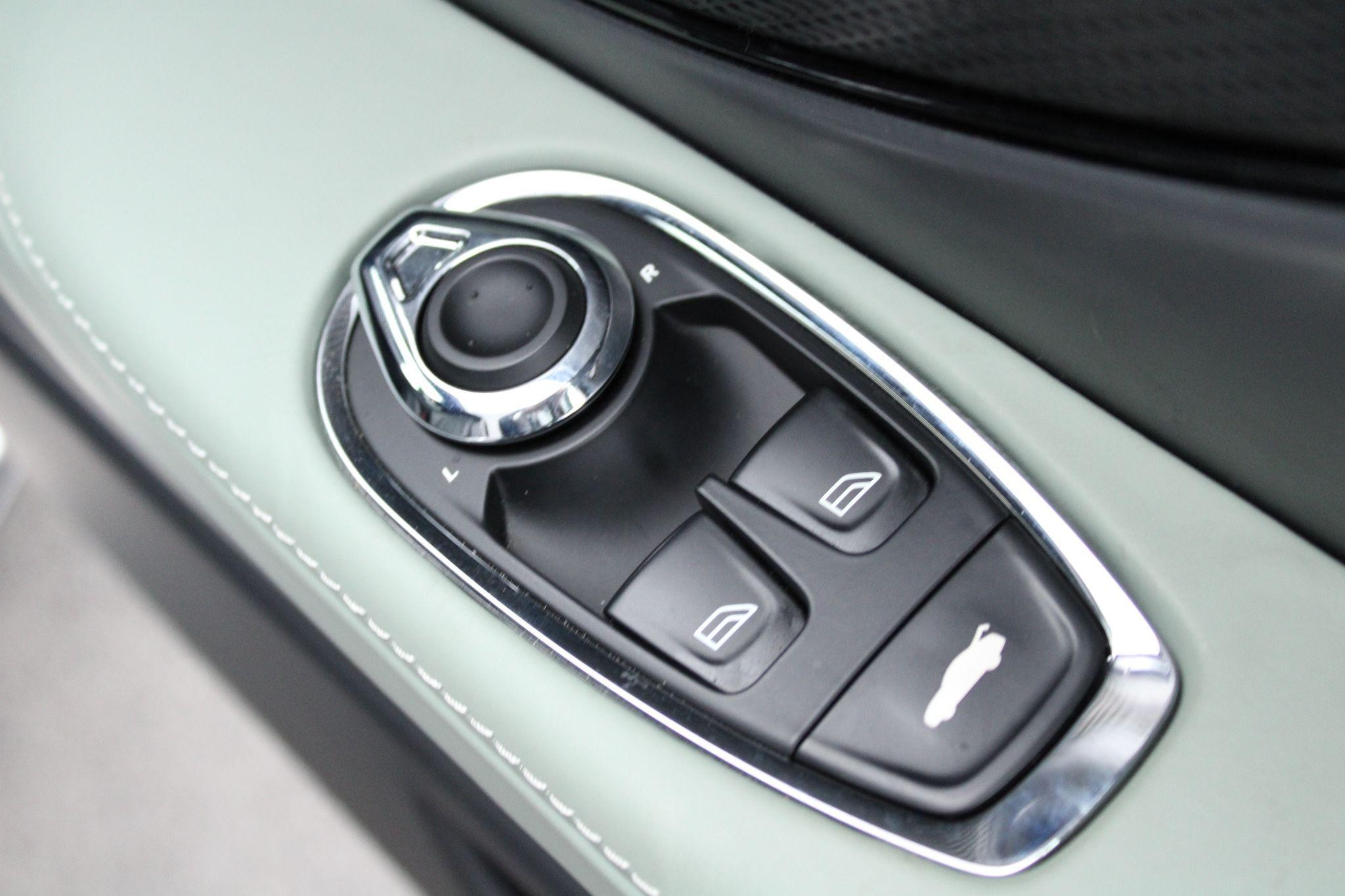 Aston Martin DB12 Image 14