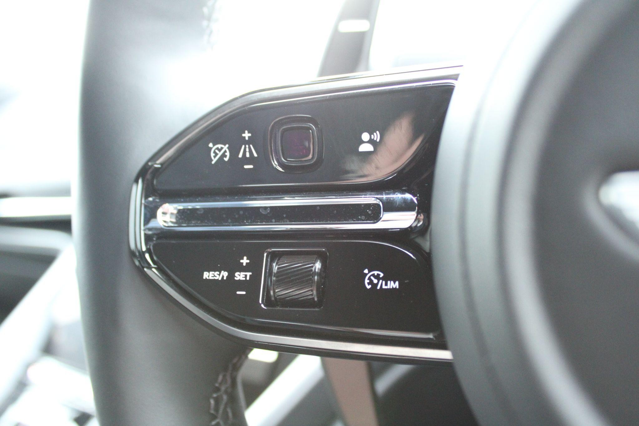 Aston Martin DB12 Image 20