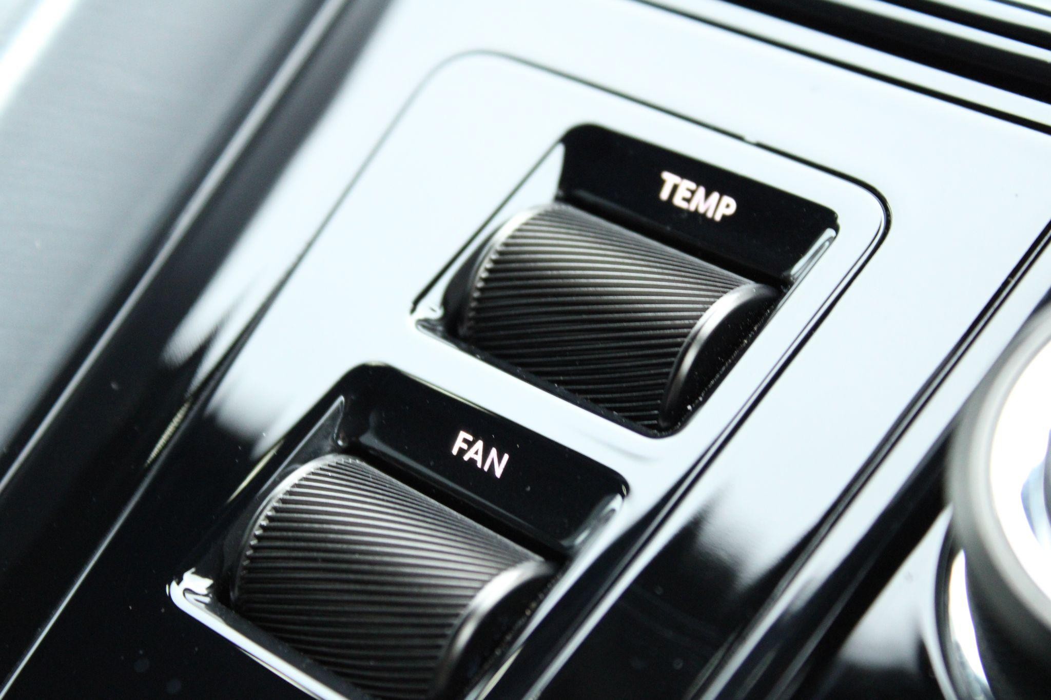 Aston Martin DB12 Image 39