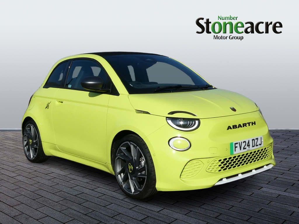 Abarth 500e Cabrio Image 1