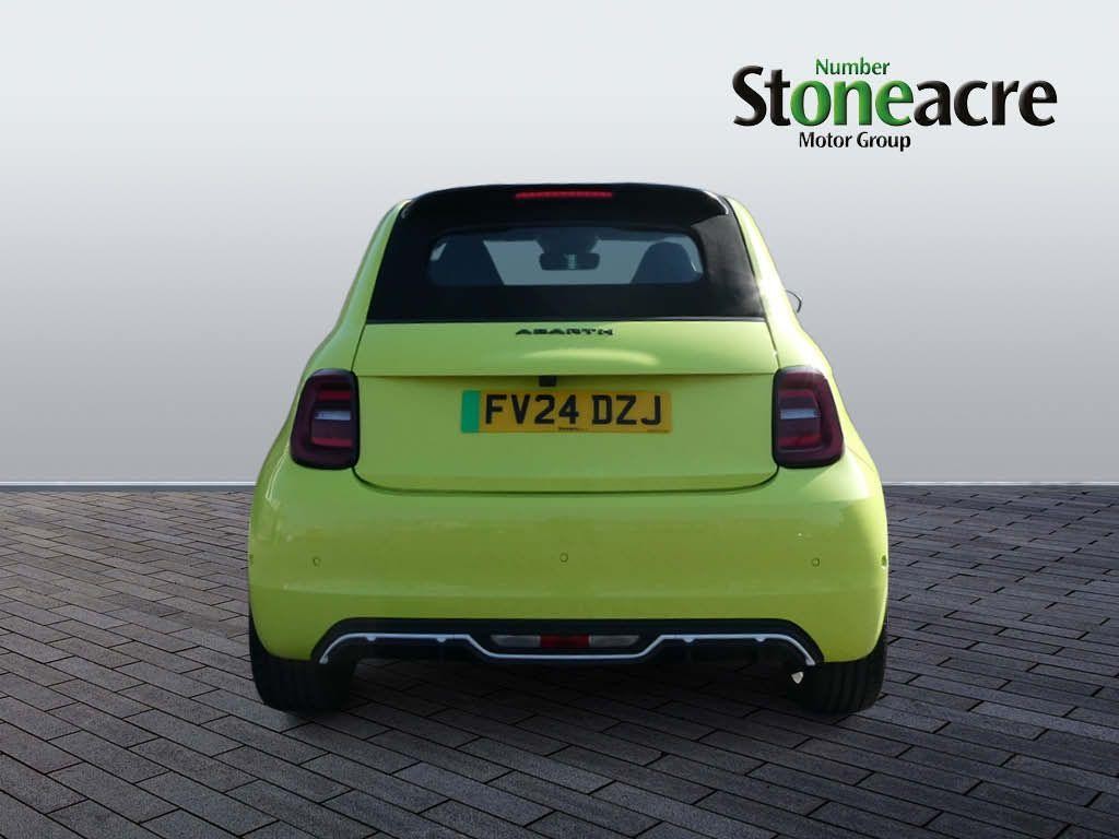 Abarth 500e Cabrio Image 6