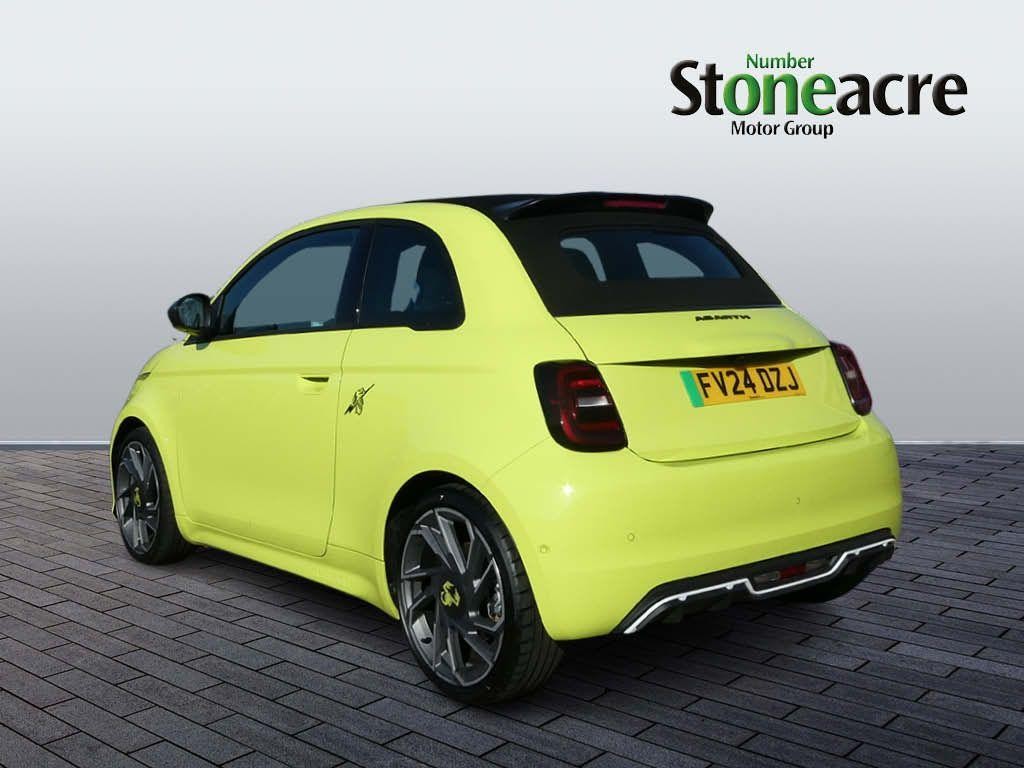 Abarth 500e Cabrio Image 7
