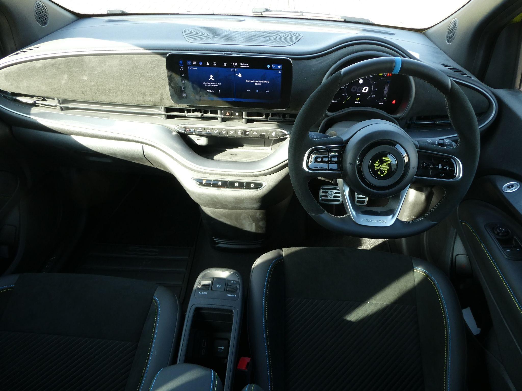Abarth 500e Cabrio Image 14