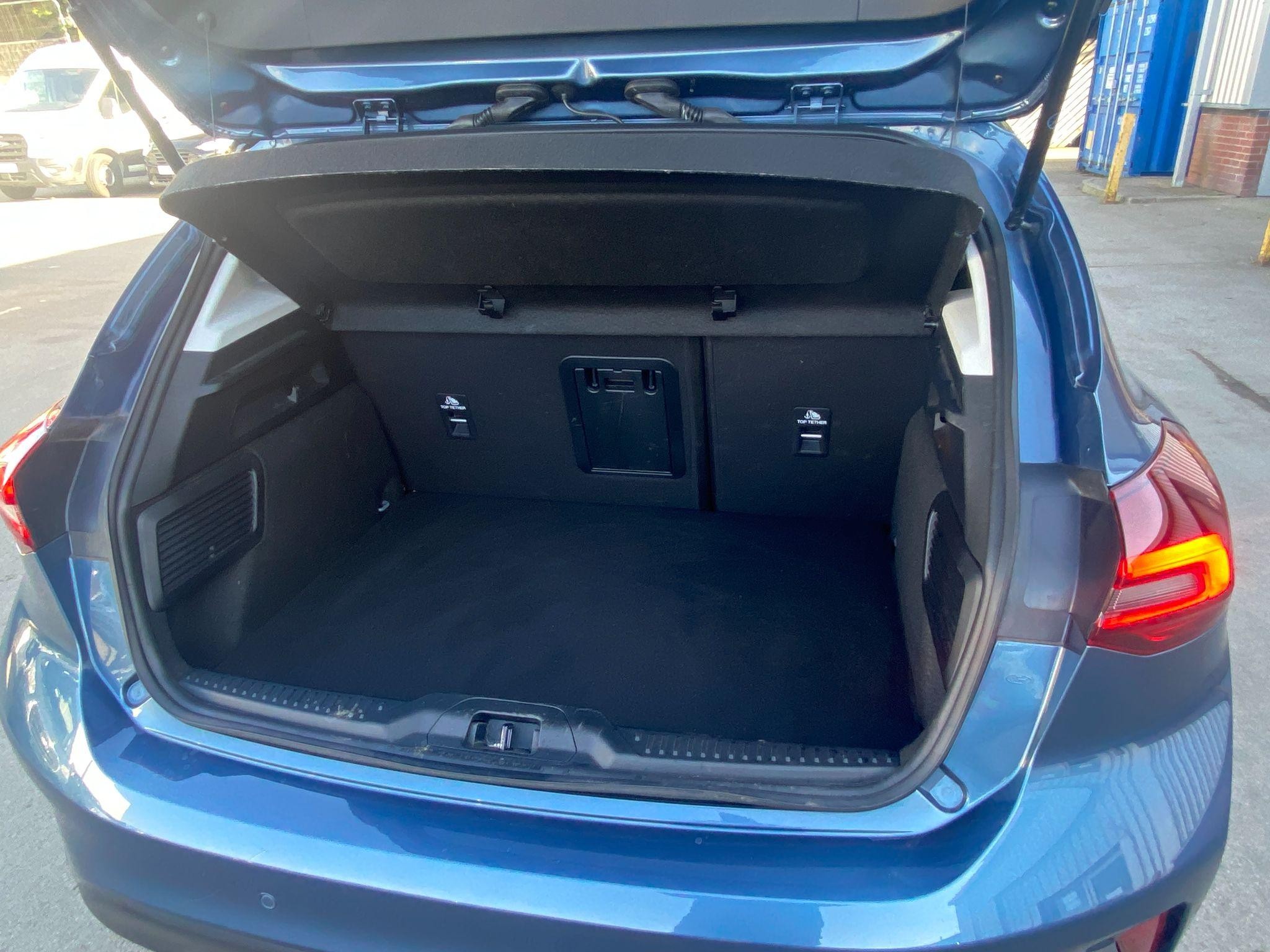 Ford Focus Image 11