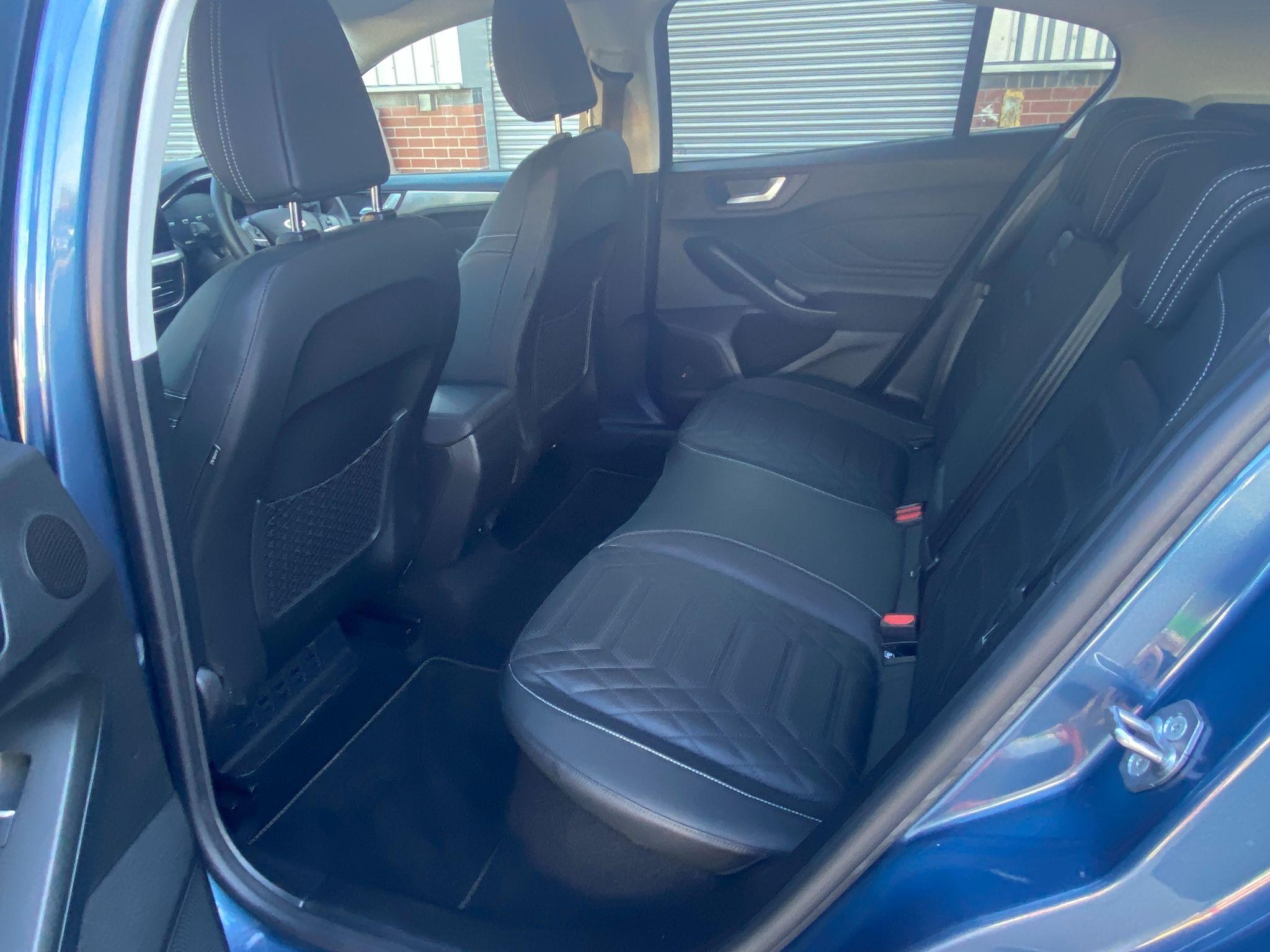 Ford Focus Image 17