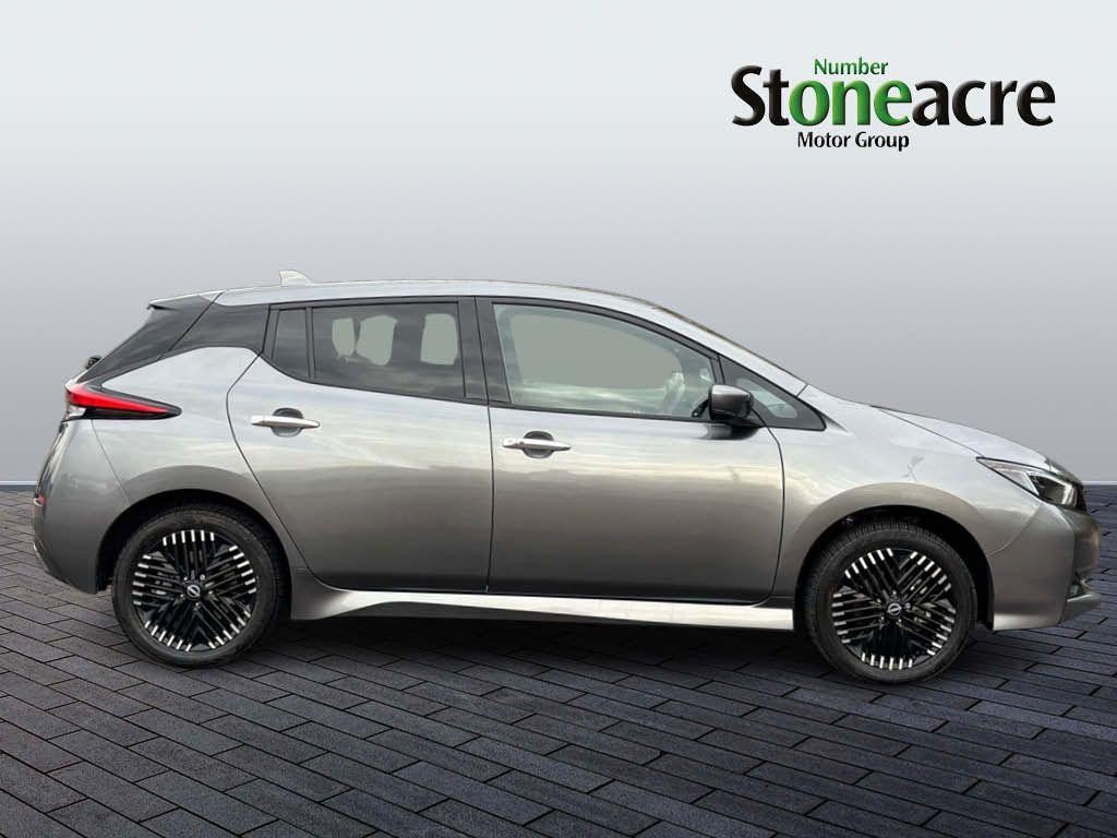 Nissan LEAF Image 2