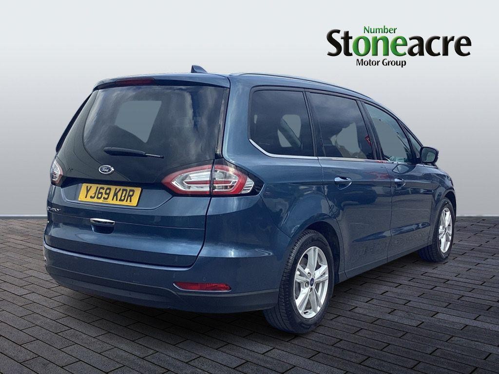 Ford Galaxy Image 3