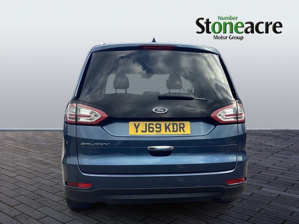 Ford Galaxy Image 4