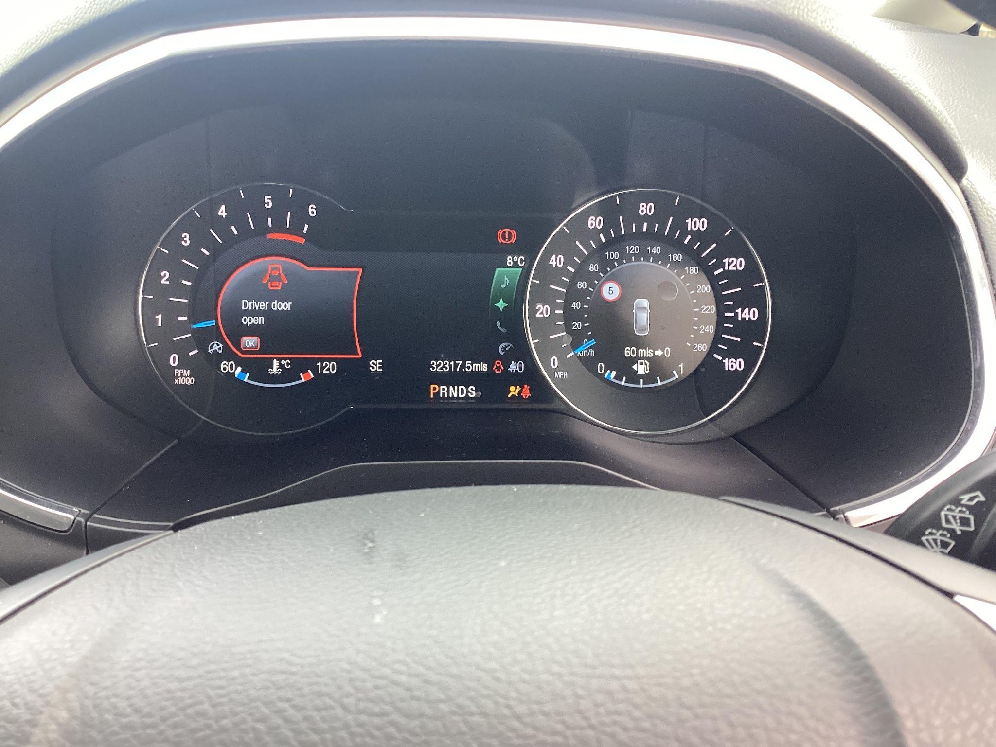 Ford Galaxy Image 18