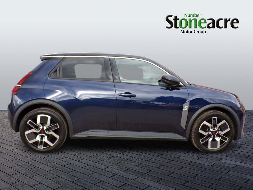 Renault 5 E-Tech electric Image 2