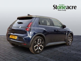 Renault 5 E-Tech electric comfort range 52kWh techno Auto 5dr YO74VSE Image 3