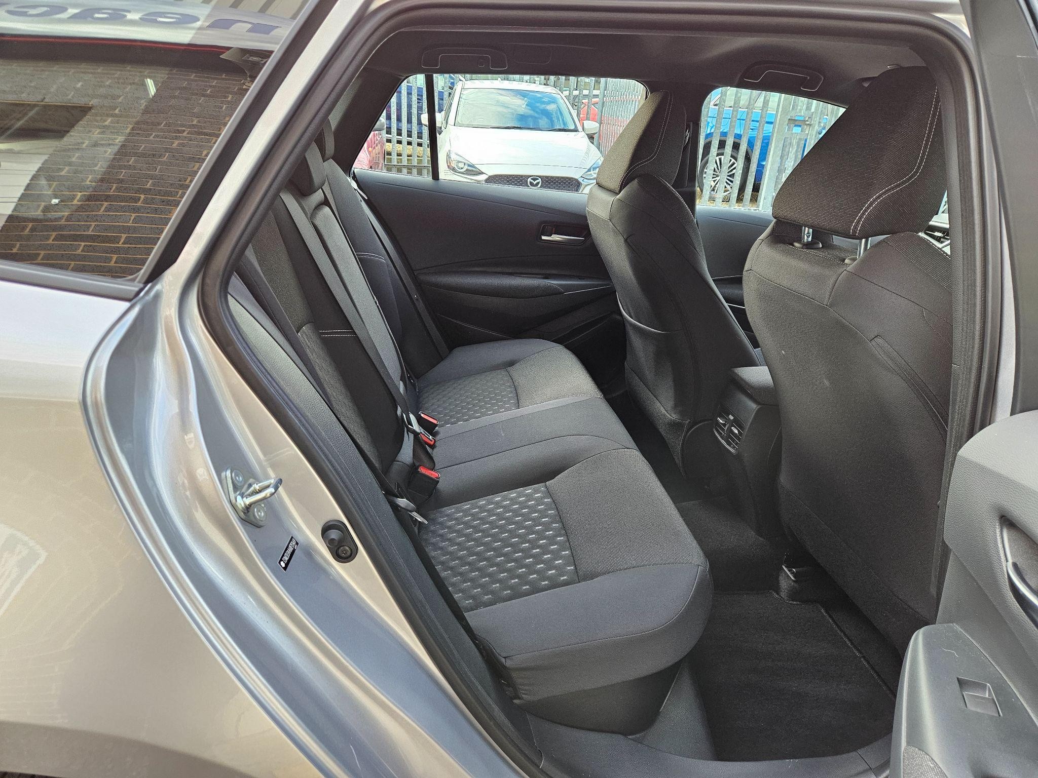 Suzuki Swace Image 18