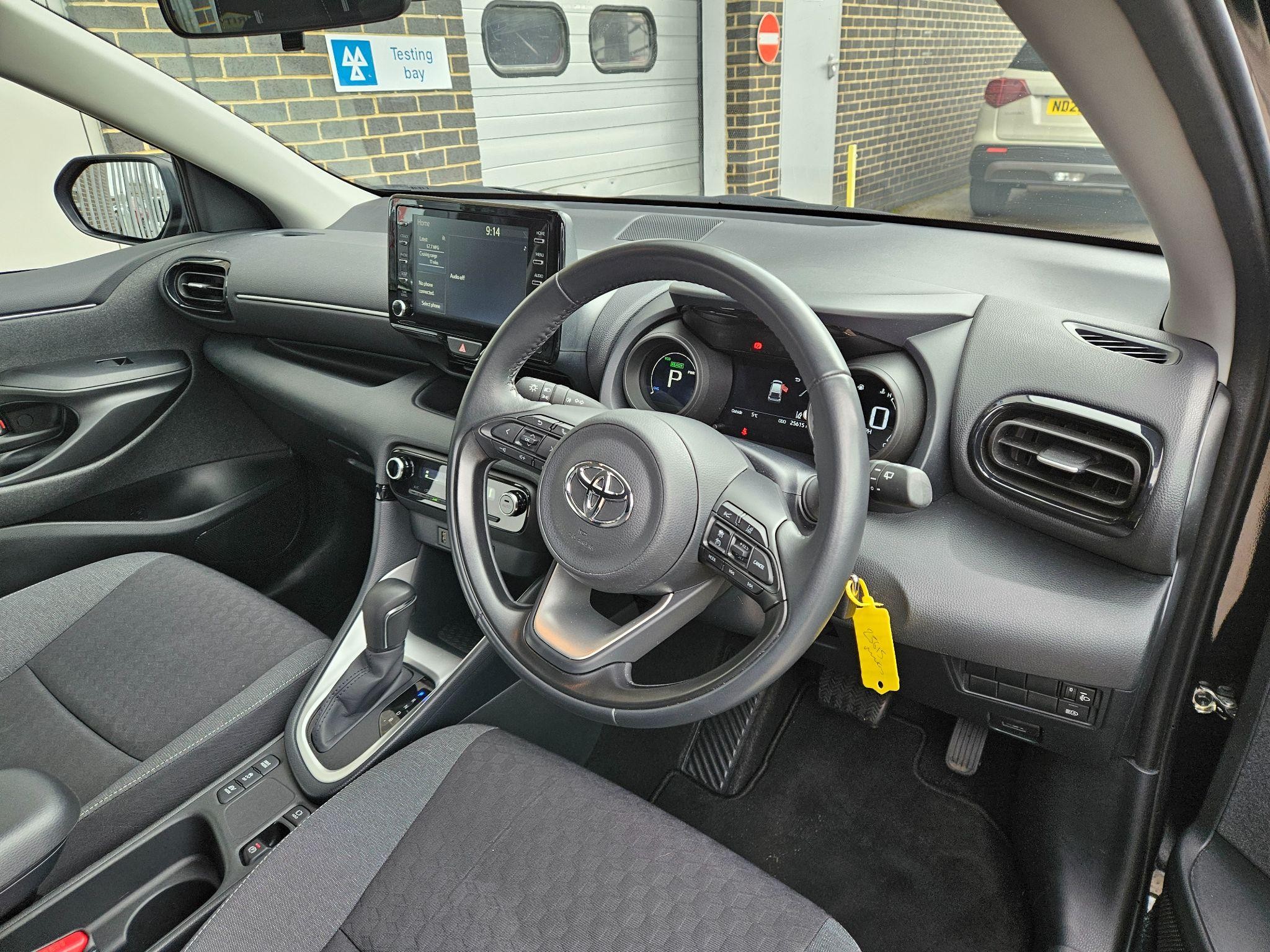 Toyota Yaris Image 11