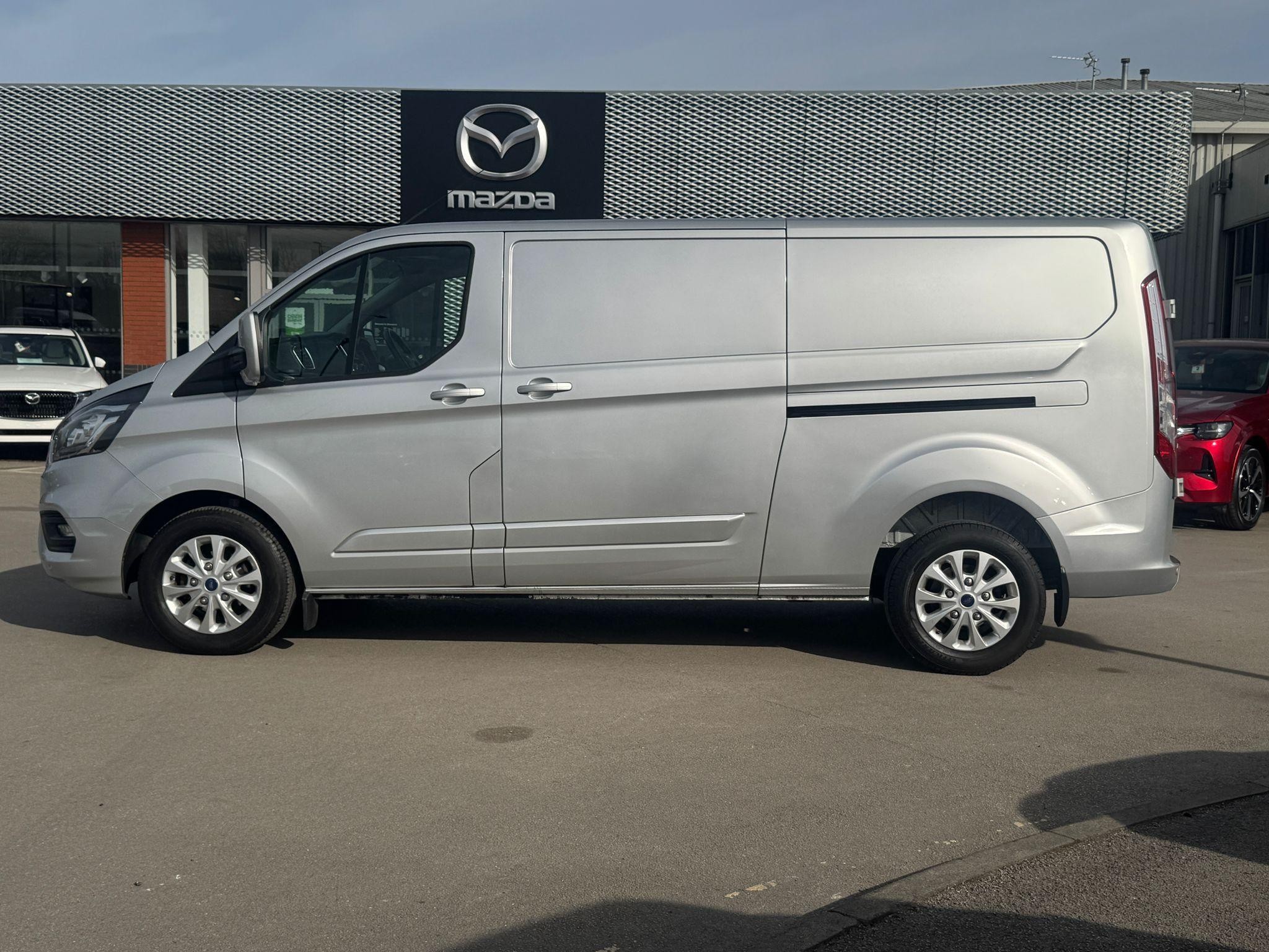 Ford Transit Custom Image 3
