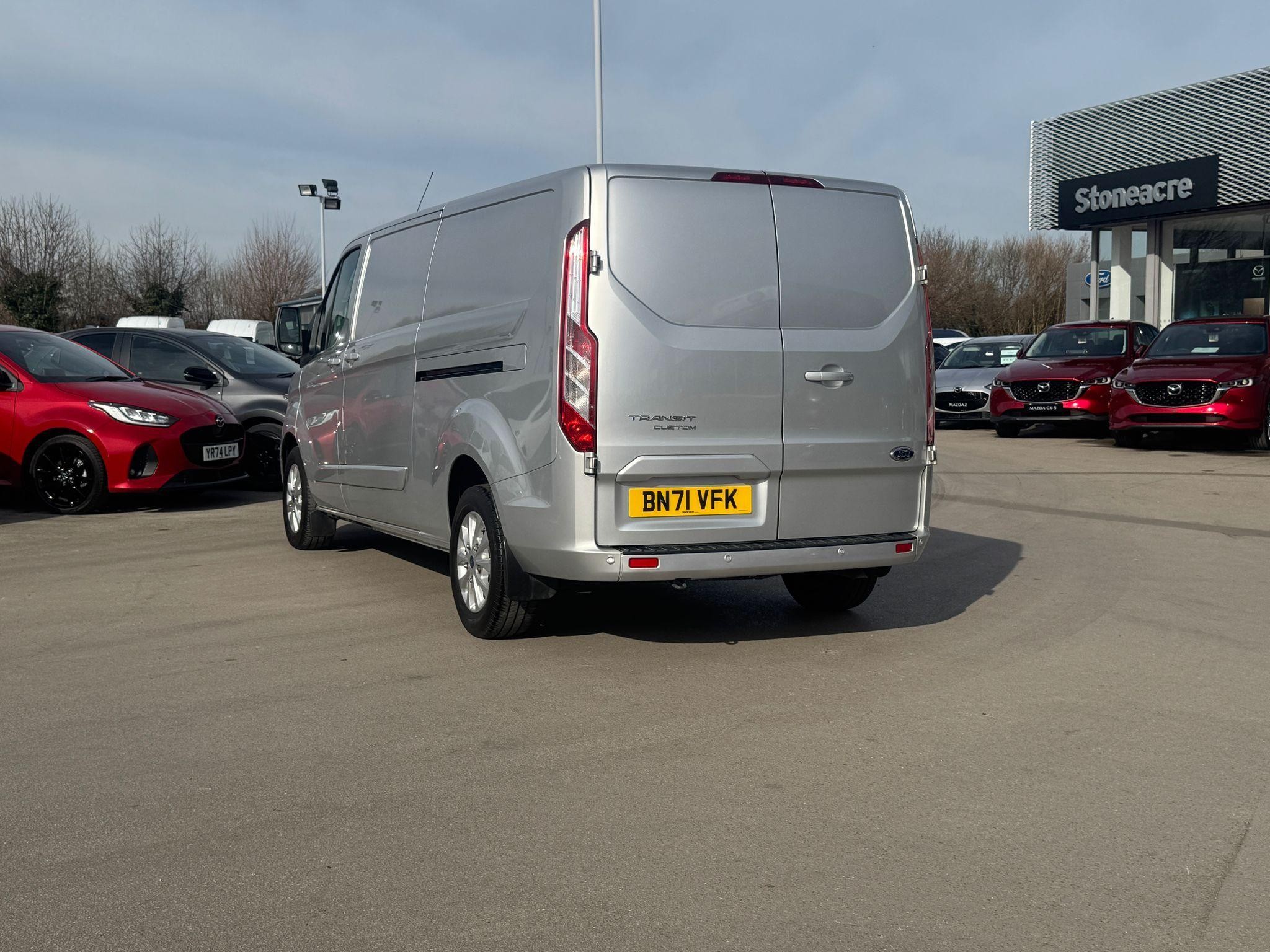 Ford Transit Custom Image 4