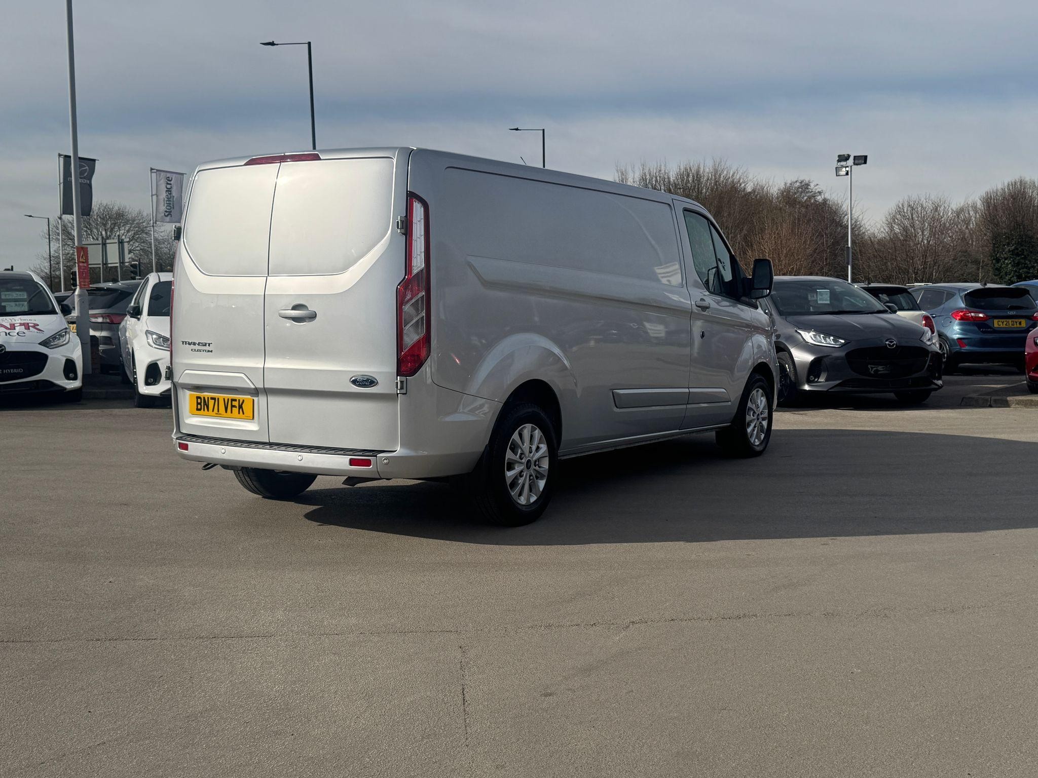 Ford Transit Custom Image 5