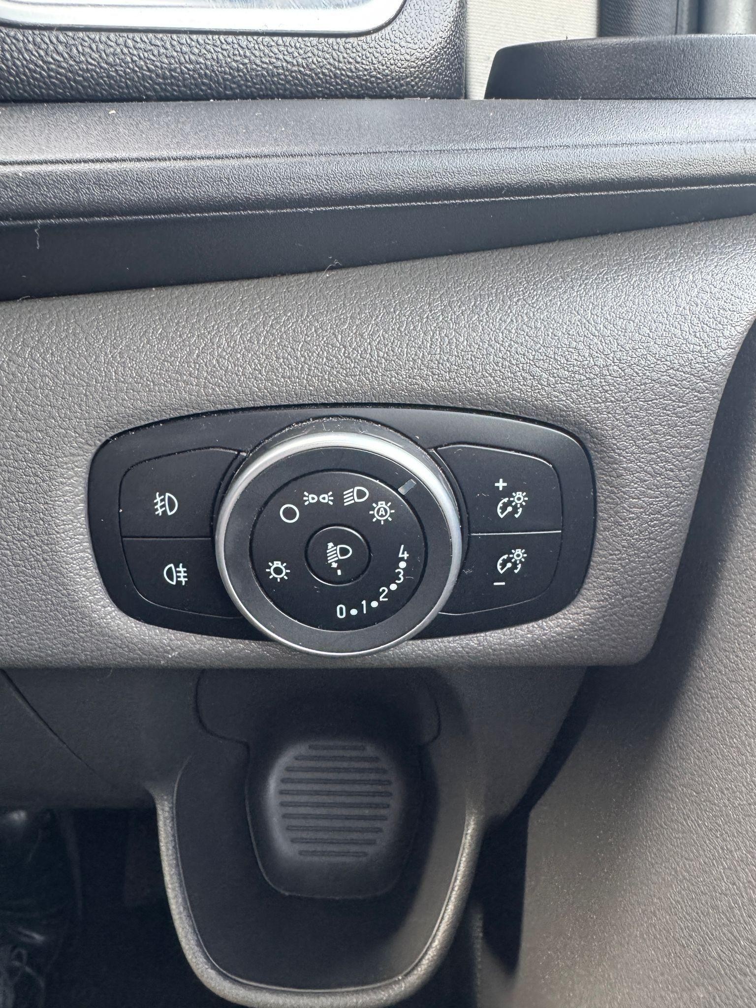 Ford Transit Custom Image 9