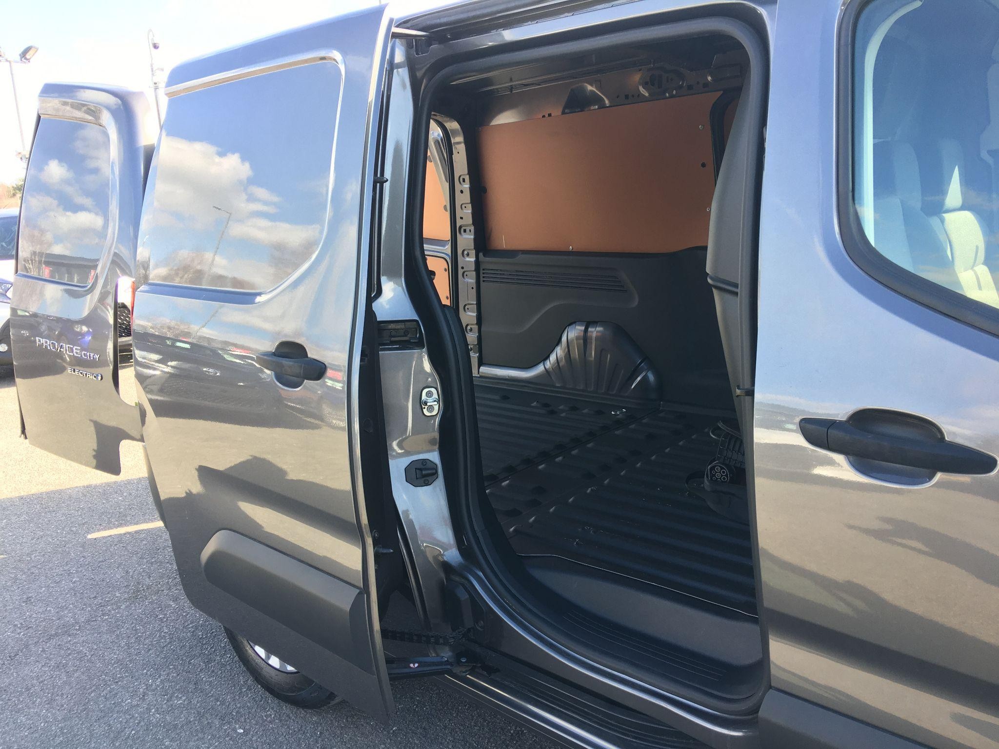 Toyota Proace City Image 20