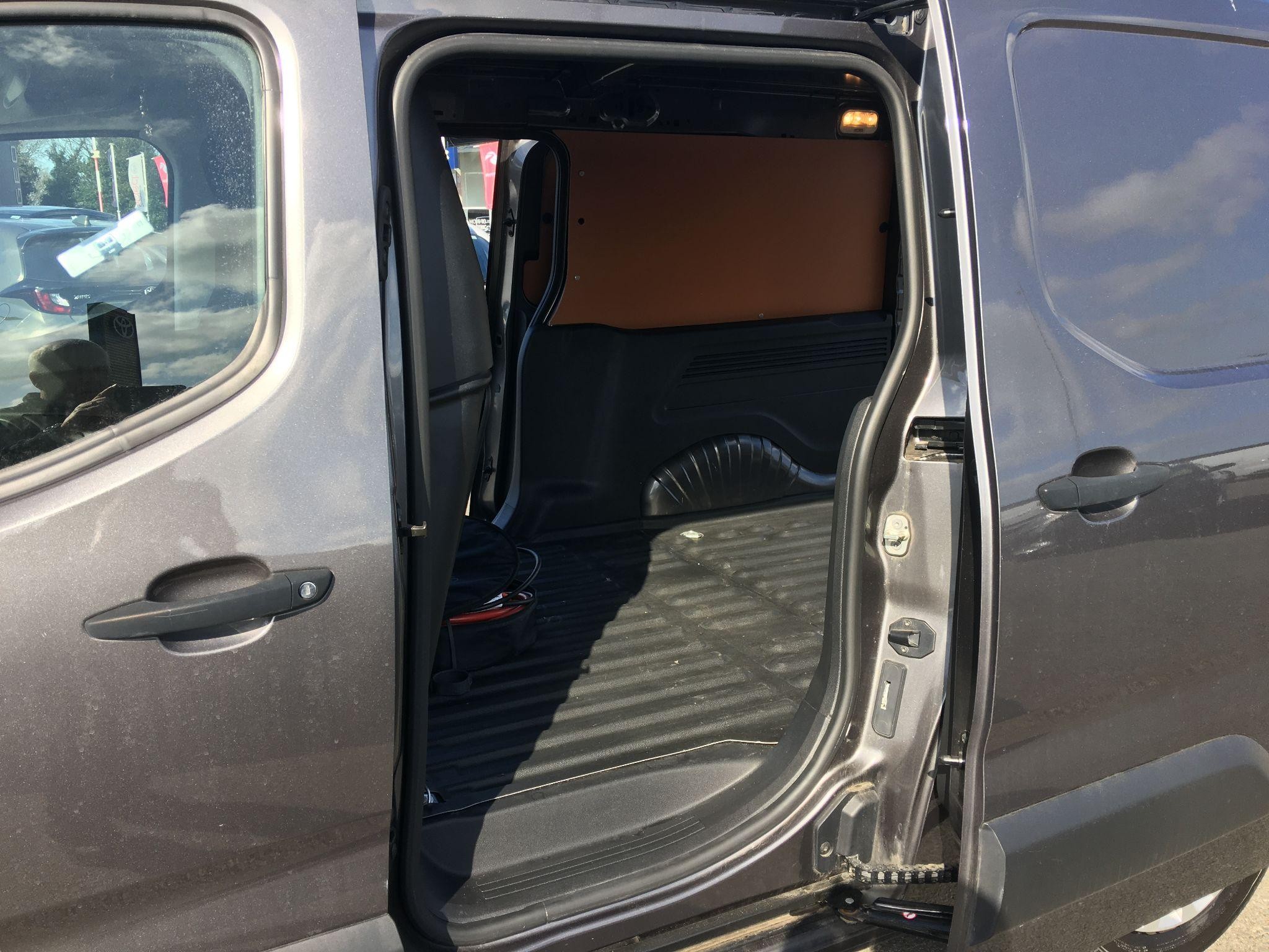 Toyota Proace City Image 22