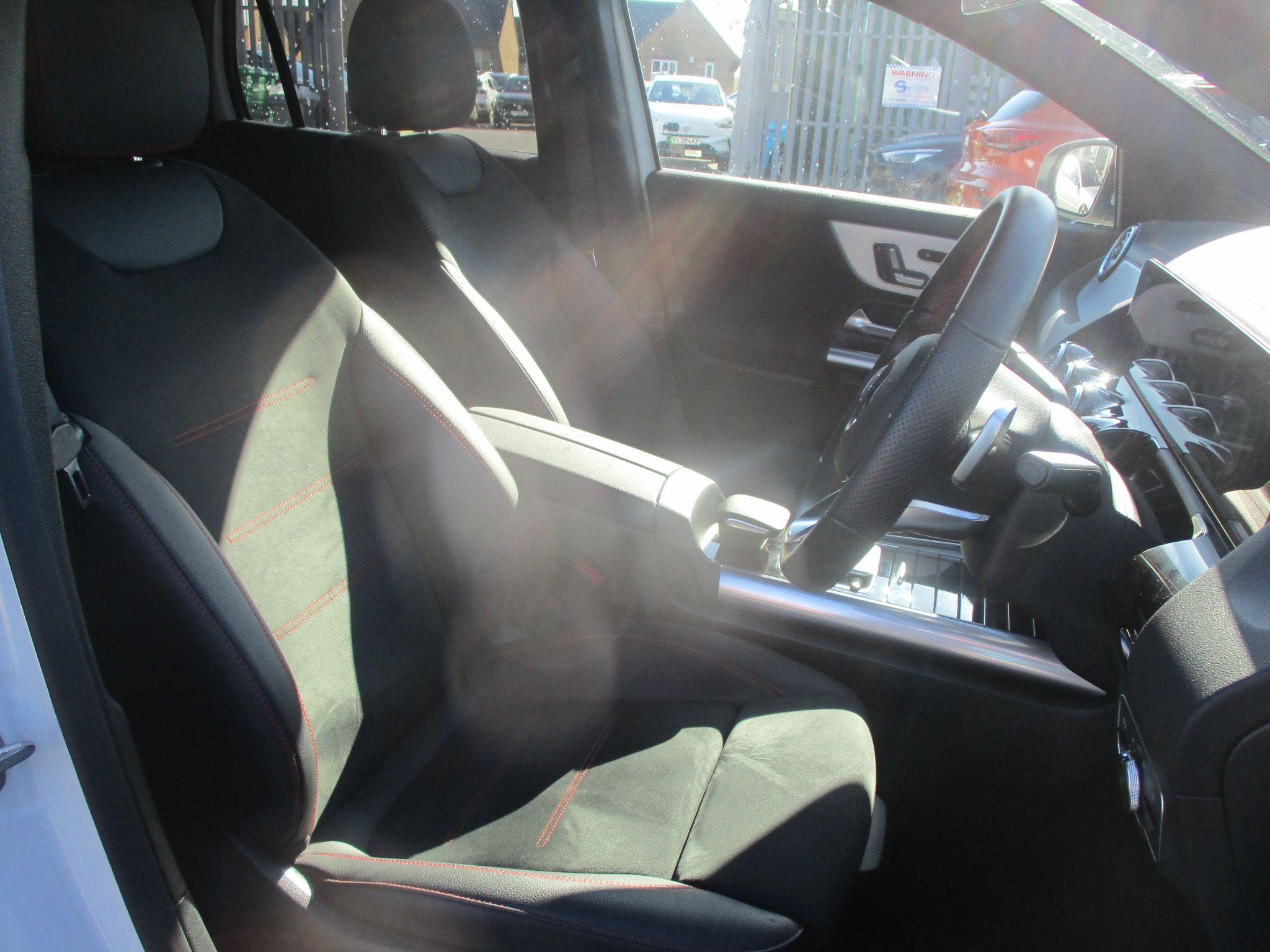 Mercedes-Benz EQA Image 9