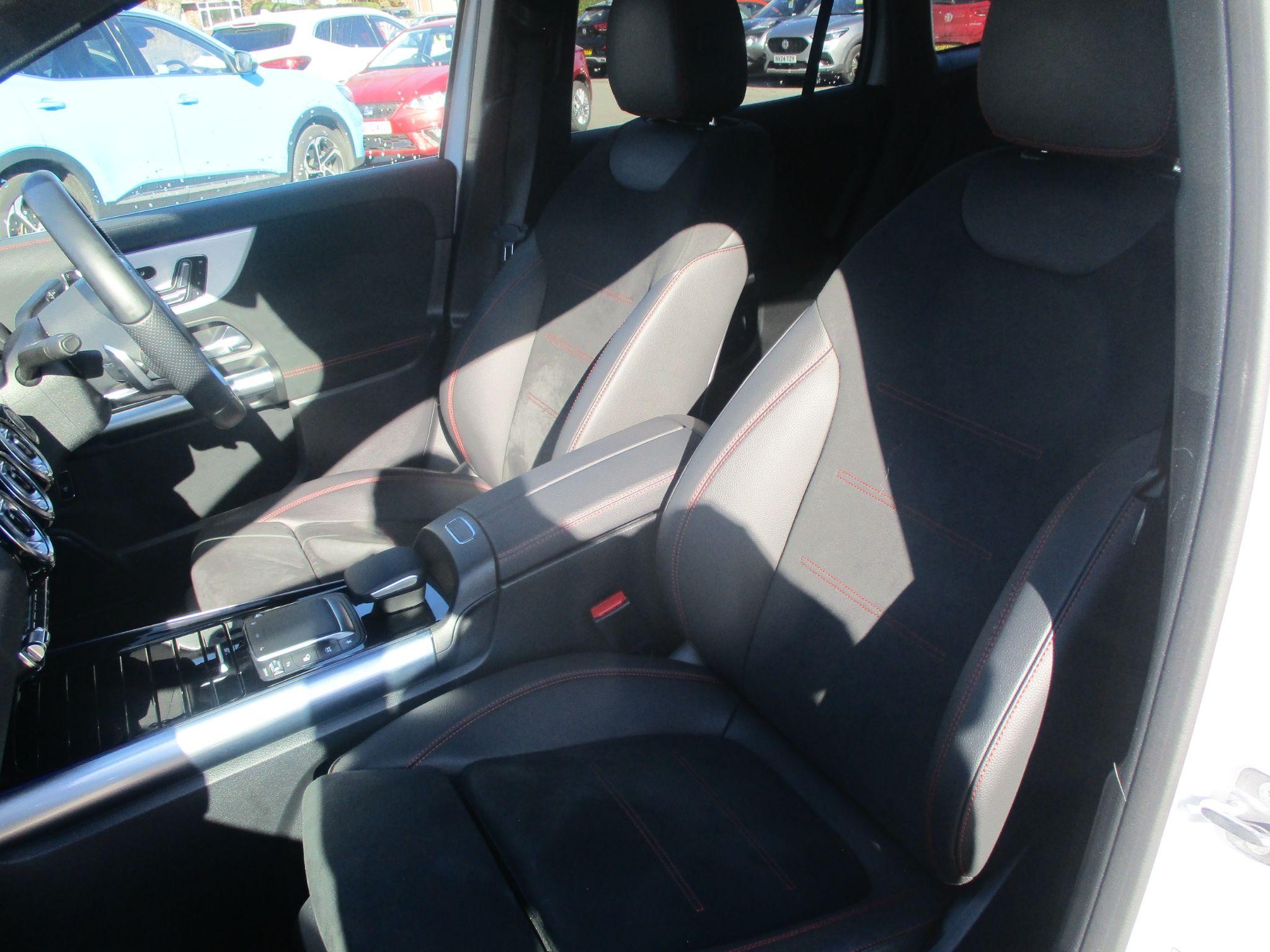 Mercedes-Benz EQA Image 10