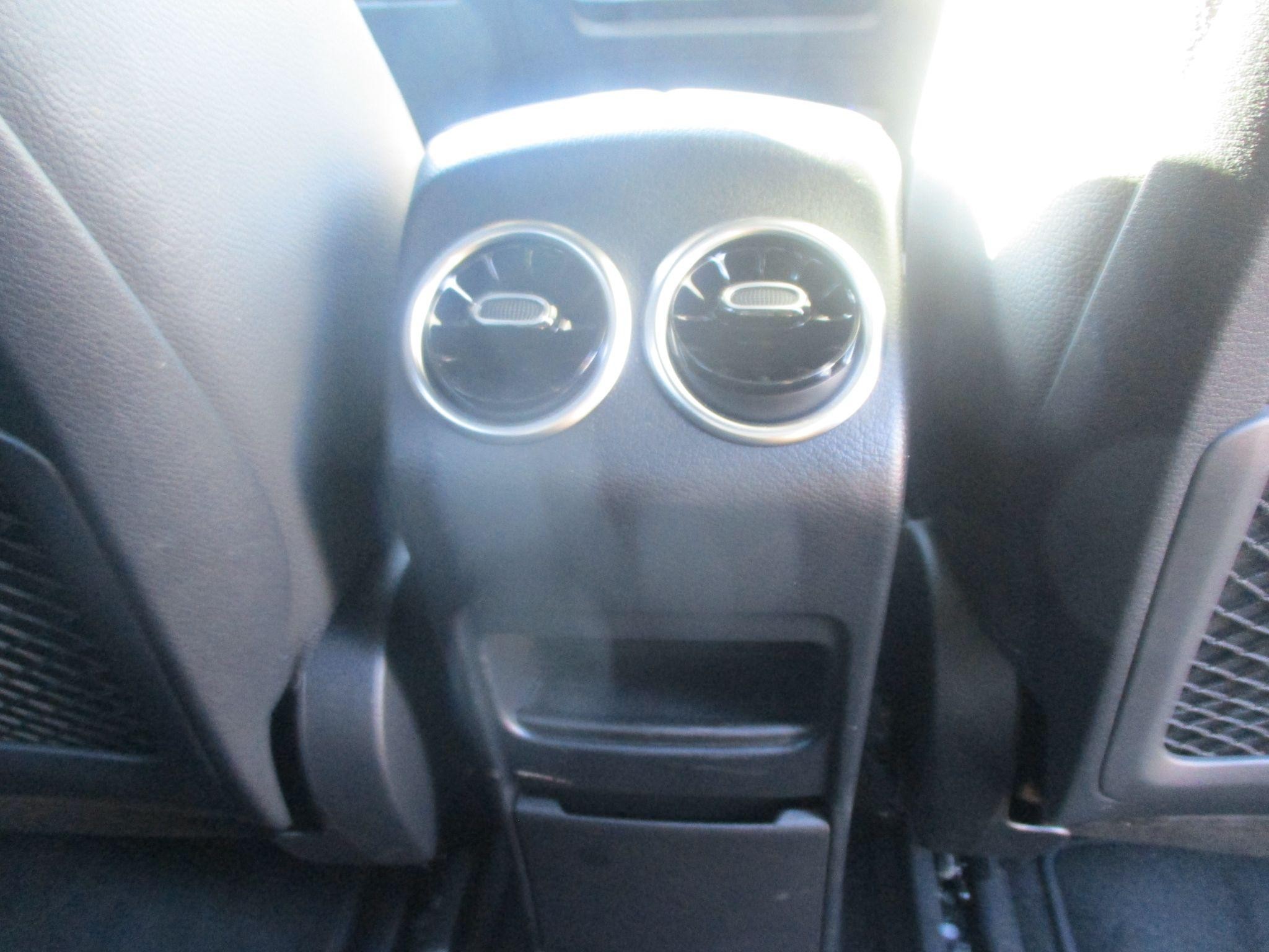 Mercedes-Benz EQA Image 14