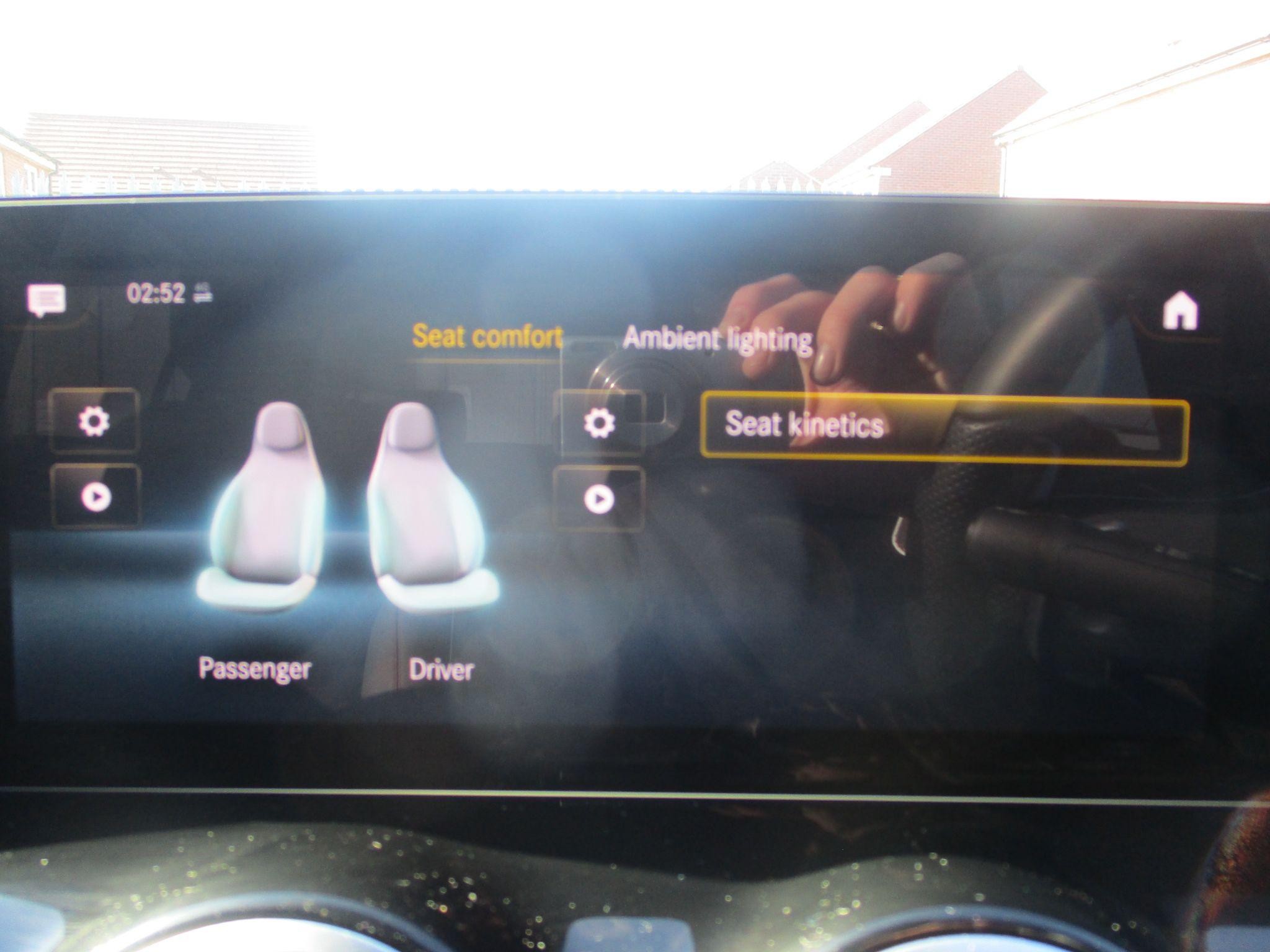 Mercedes-Benz EQA Image 32