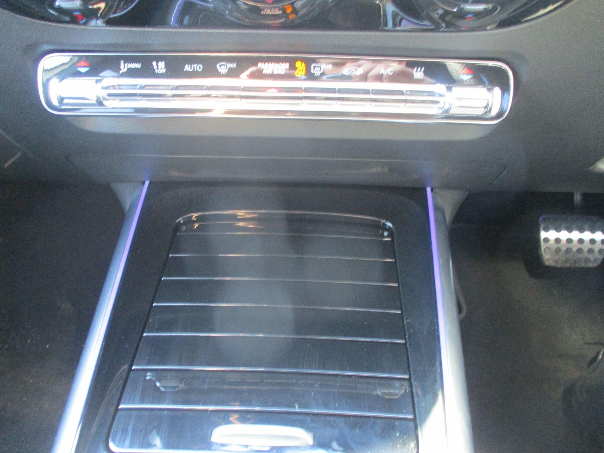Mercedes-Benz EQA Image 33