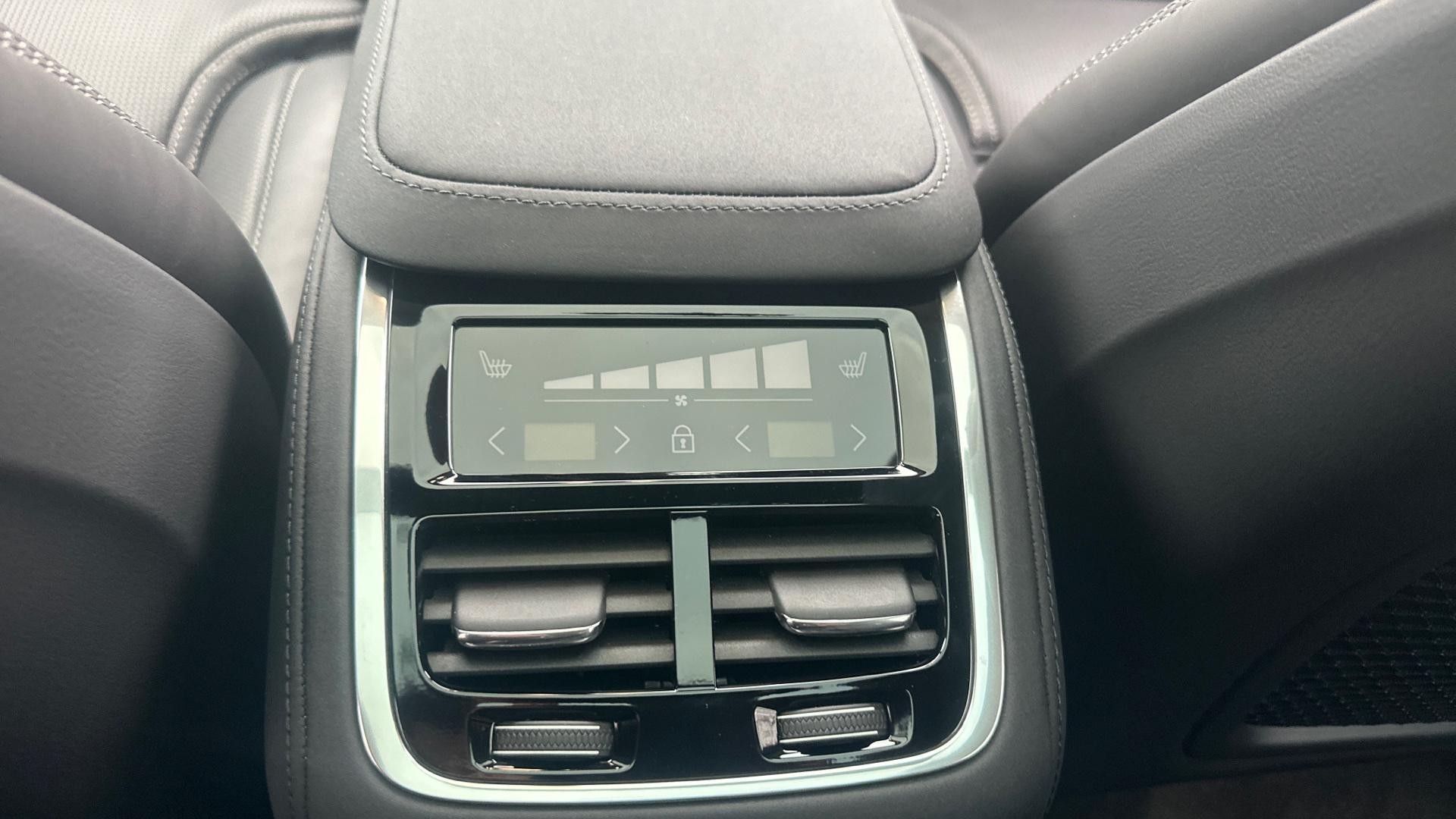 Volvo XC90 Image 28