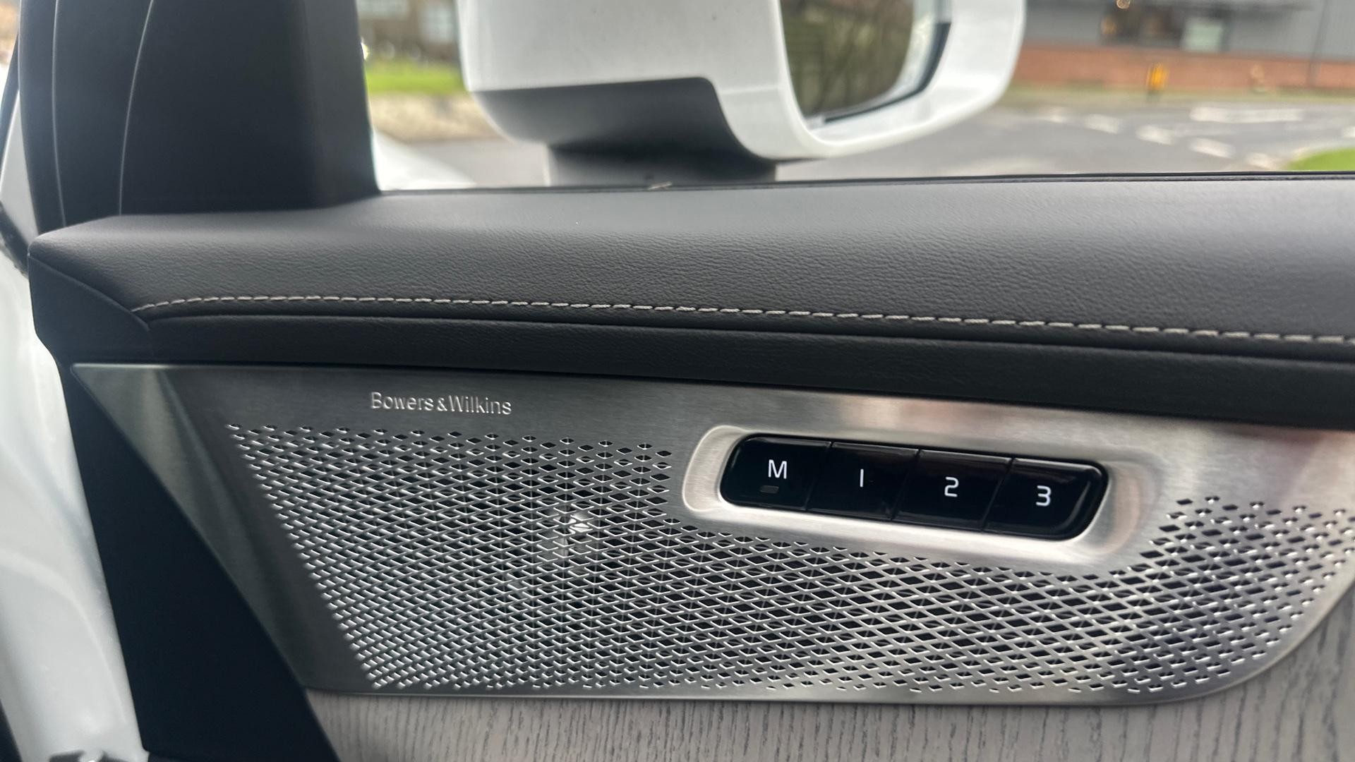 Volvo XC90 Image 32