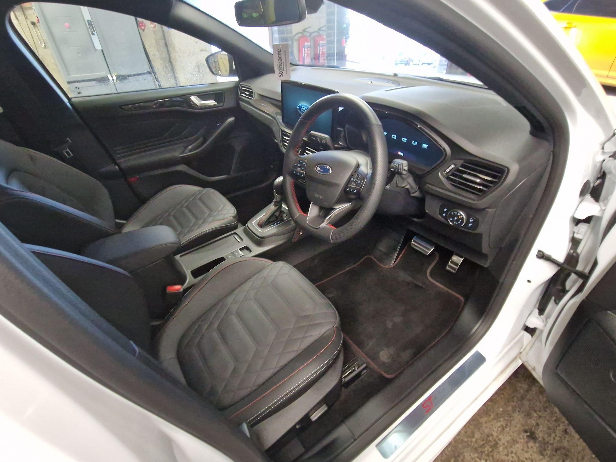 Ford Focus Image 10