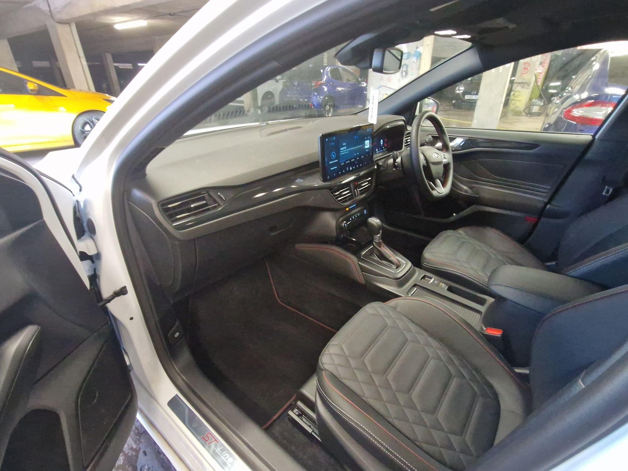 Ford Focus Image 12