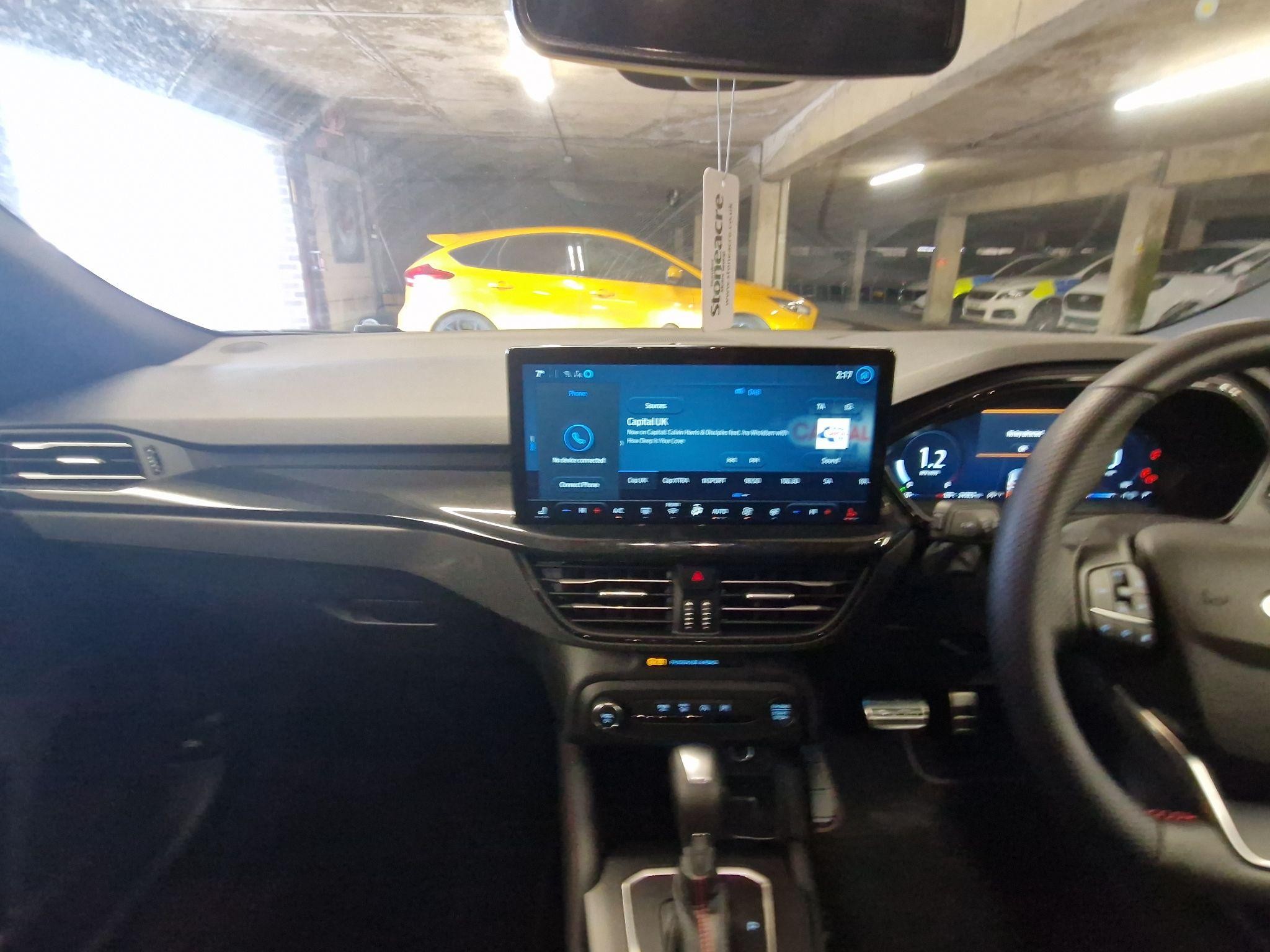 Ford Focus Image 16