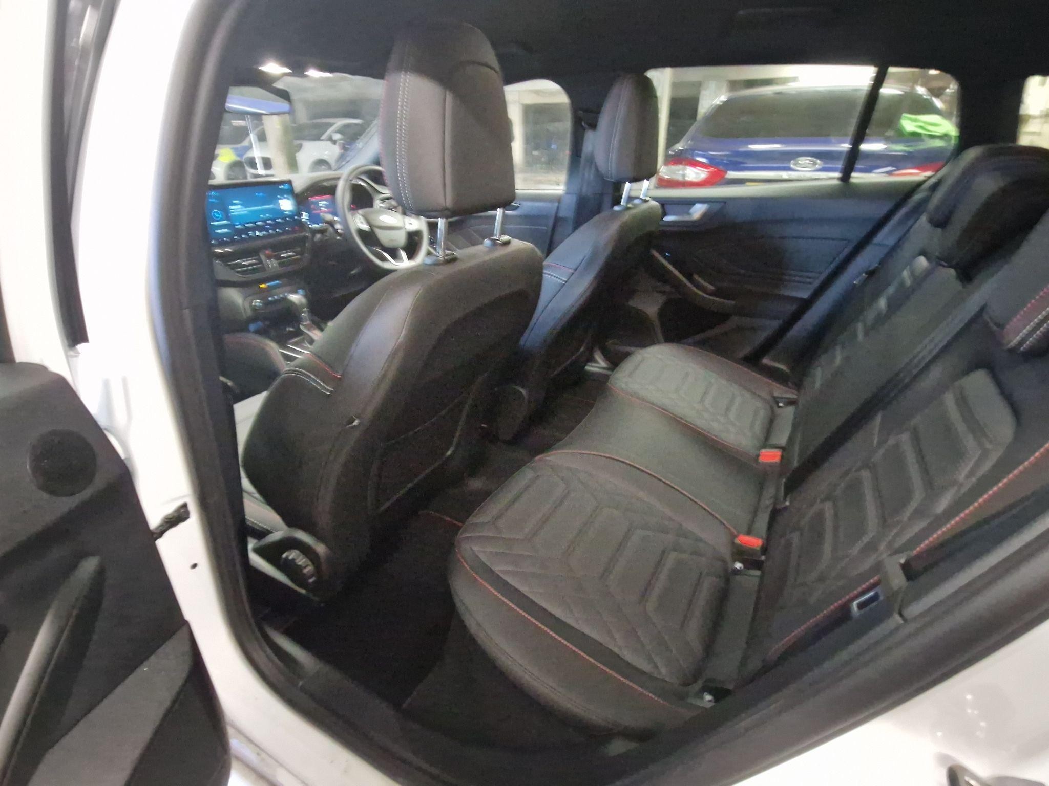 Ford Focus Image 17
