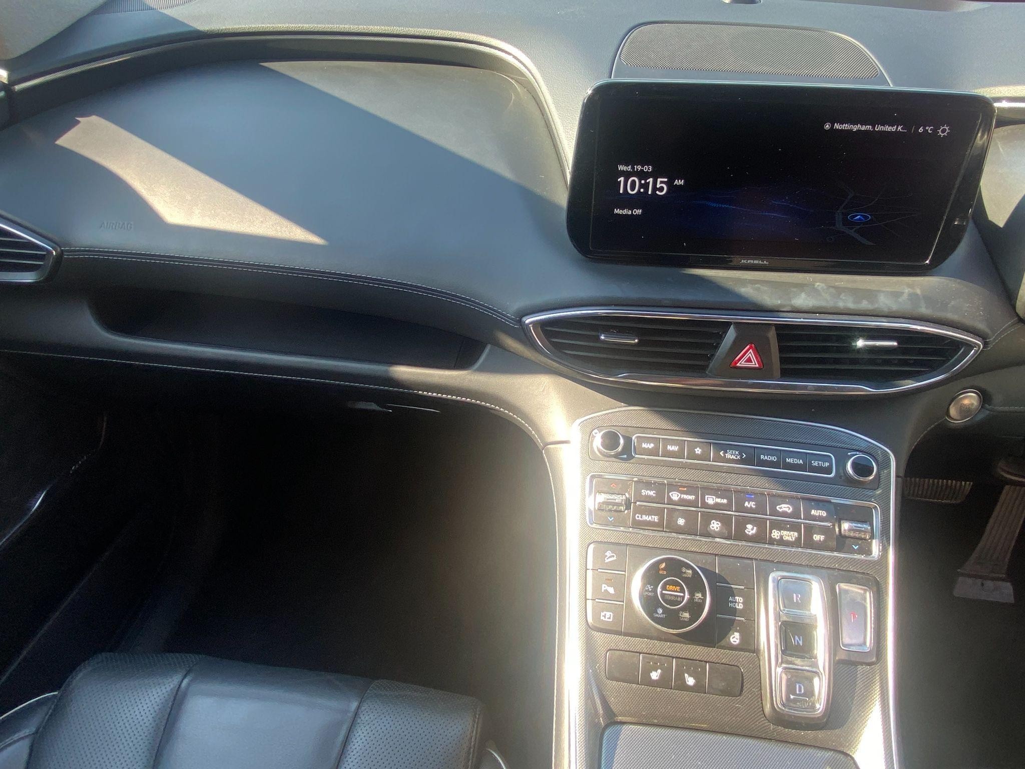 Hyundai SANTA FE Image 8