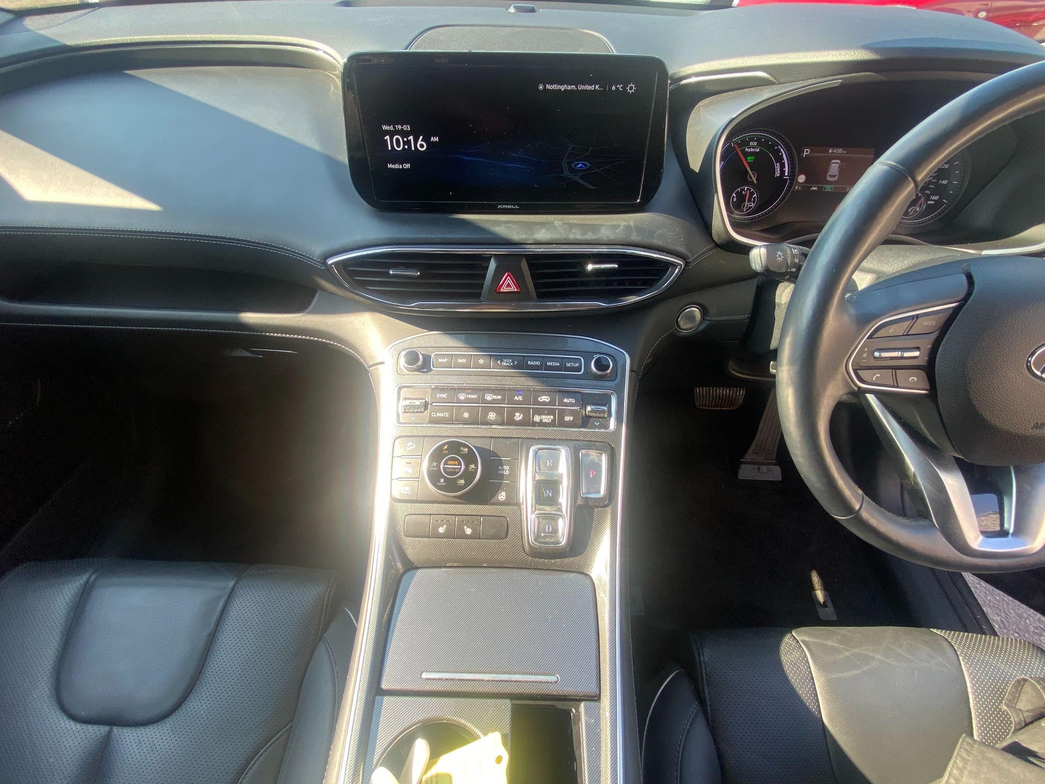 Hyundai SANTA FE Image 9