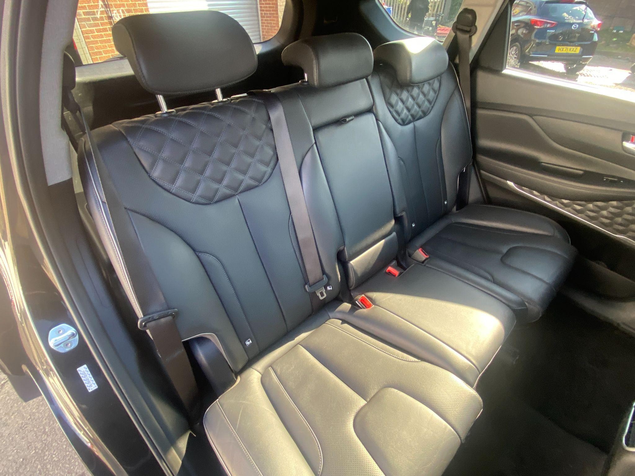 Hyundai SANTA FE Image 10