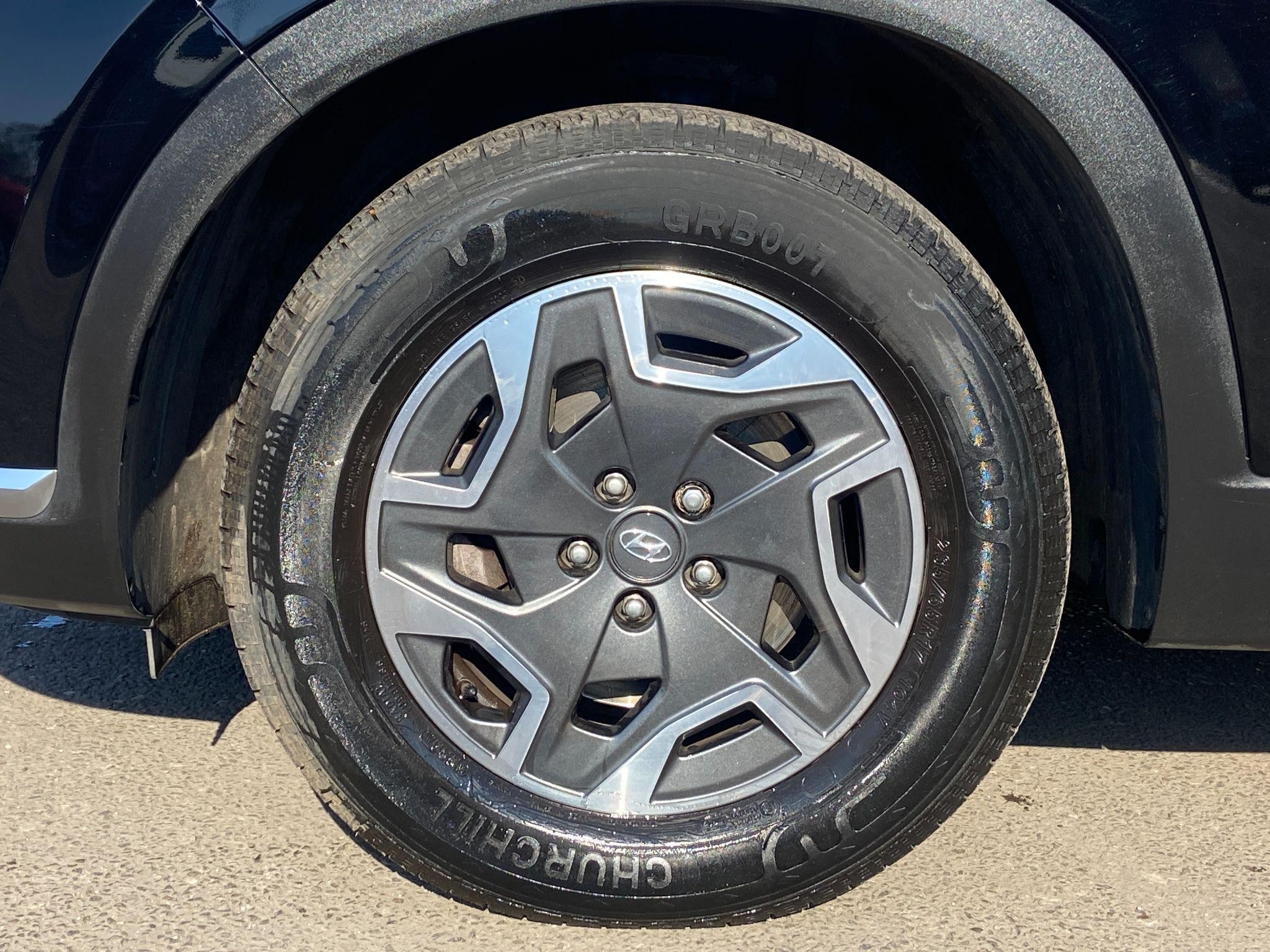 Hyundai SANTA FE Image 13