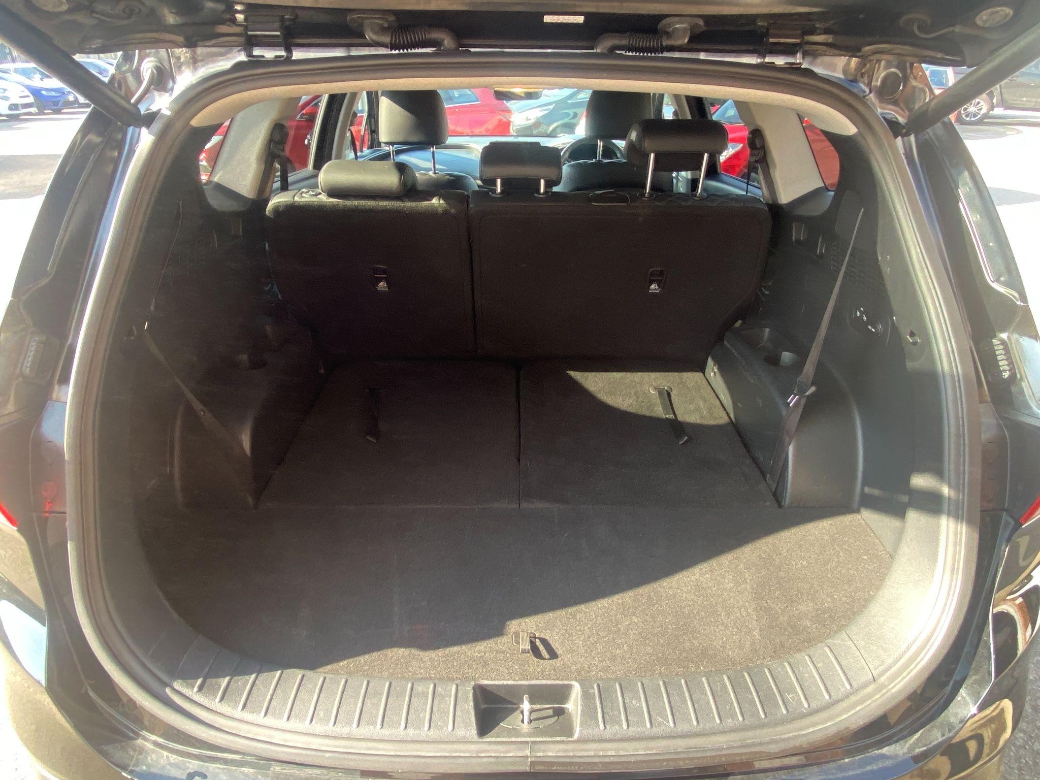 Hyundai SANTA FE Image 14