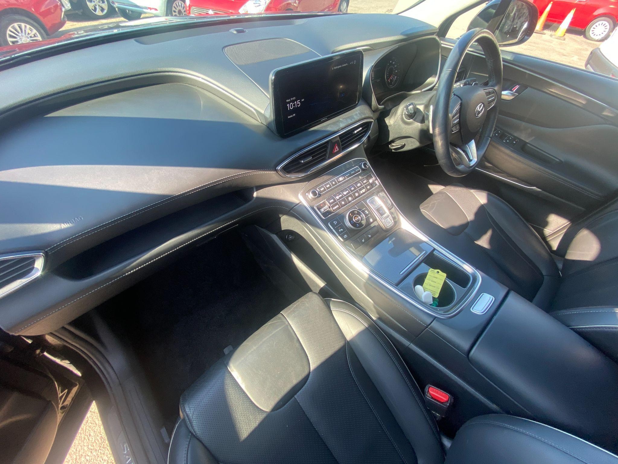 Hyundai SANTA FE Image 17