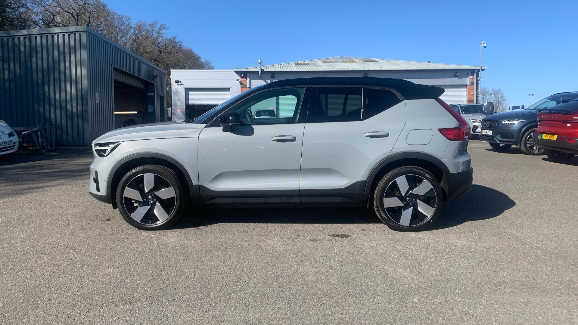 Volvo XC40 Recharge Electric Image 8