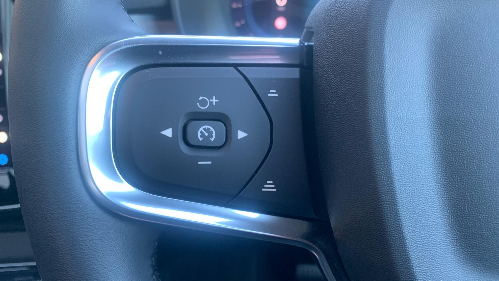 Volvo XC40 Recharge Electric Image 18