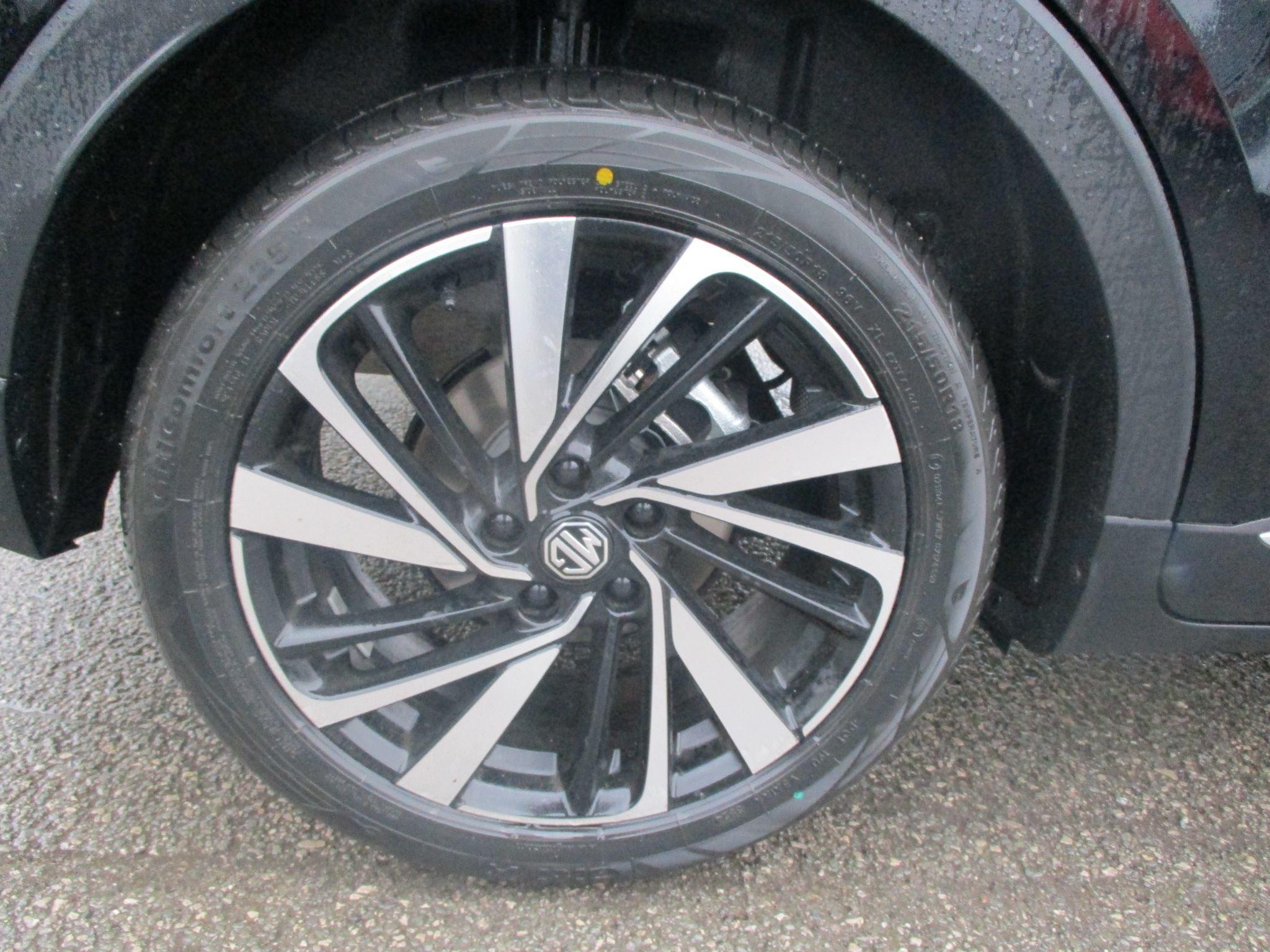 MG ZS Hybrid+ Image 11