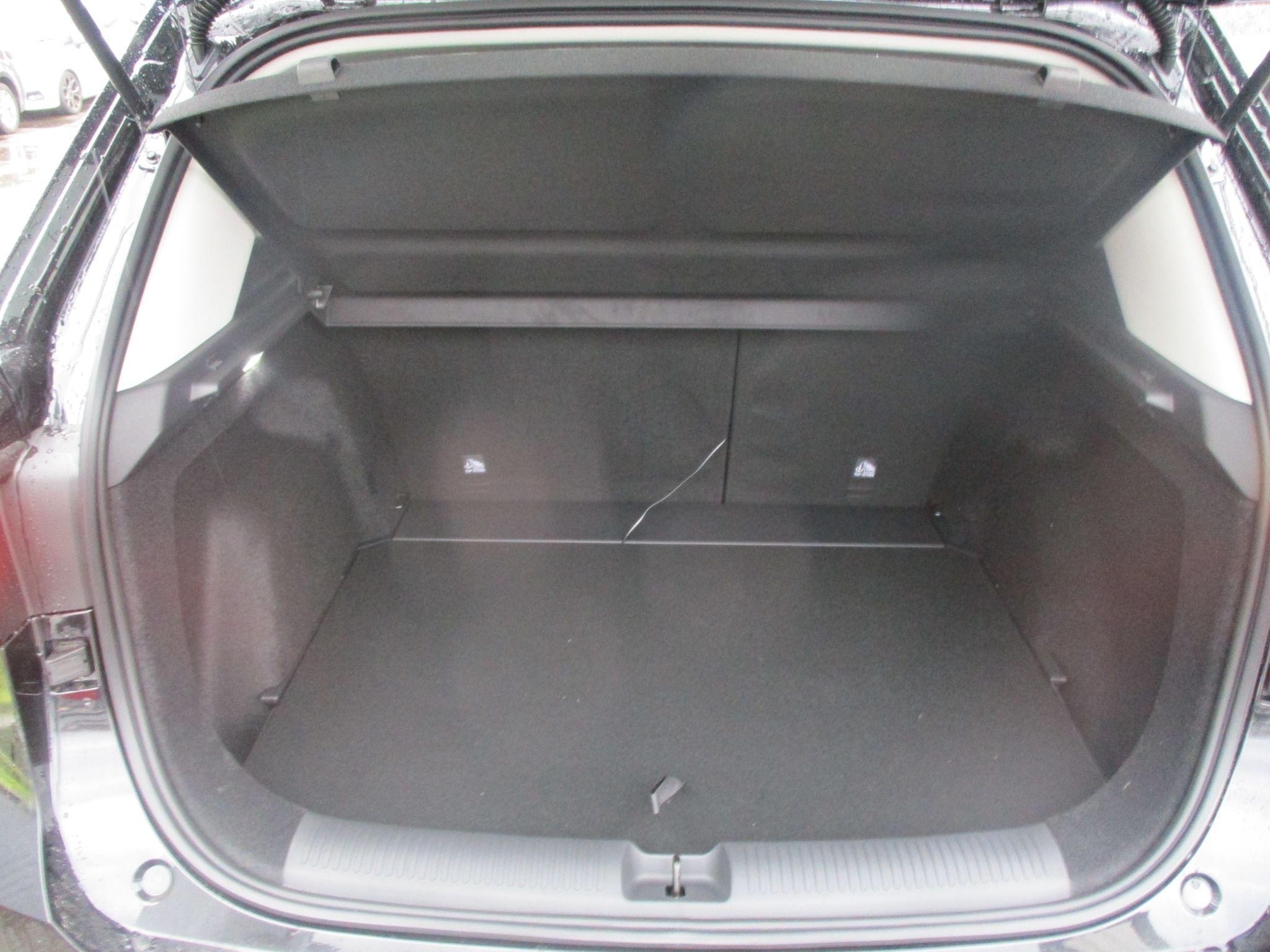 MG ZS Hybrid+ Image 18